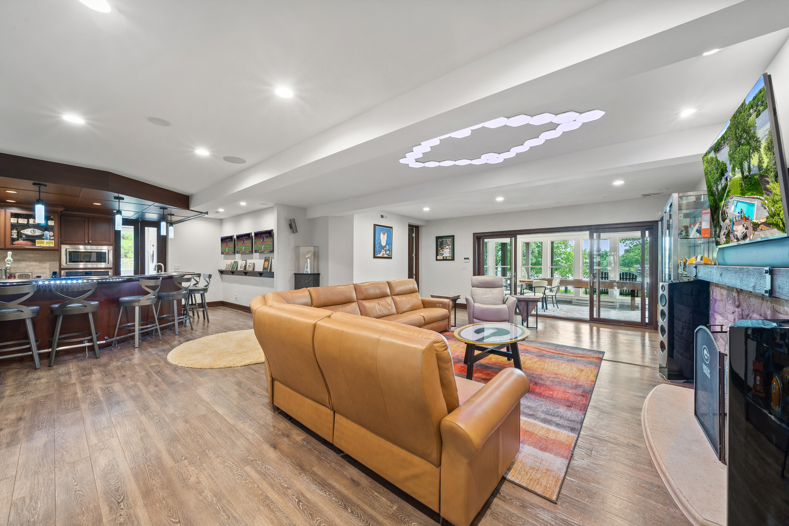  The Pinnacle of Luxury Living: 2.3-Acre Private Tichigan Lake Estate - 物件實景
