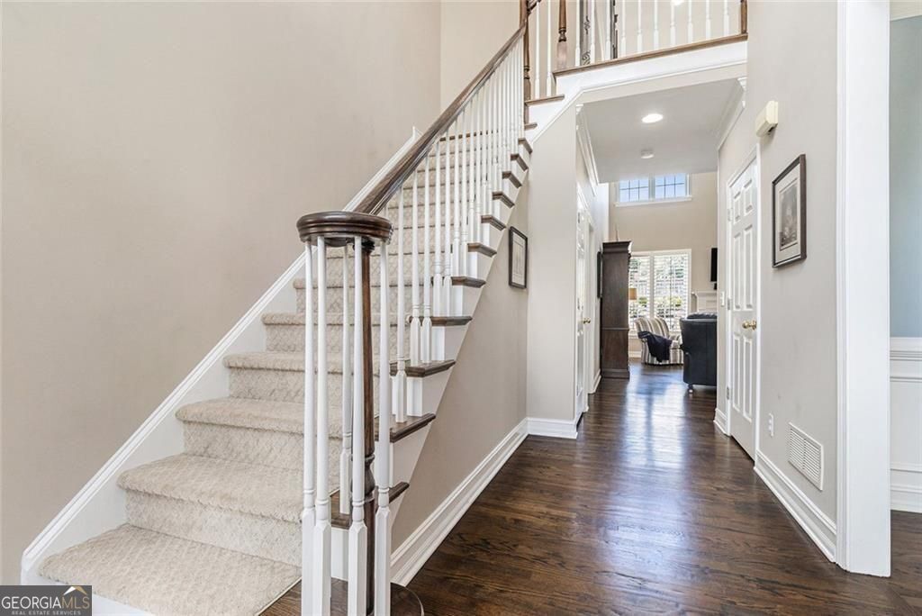 Roswell, Georgia, 30075, United States, 6 Bedrooms Bedrooms, ,5 BathroomsBathrooms,Residential,For Sale,1894243