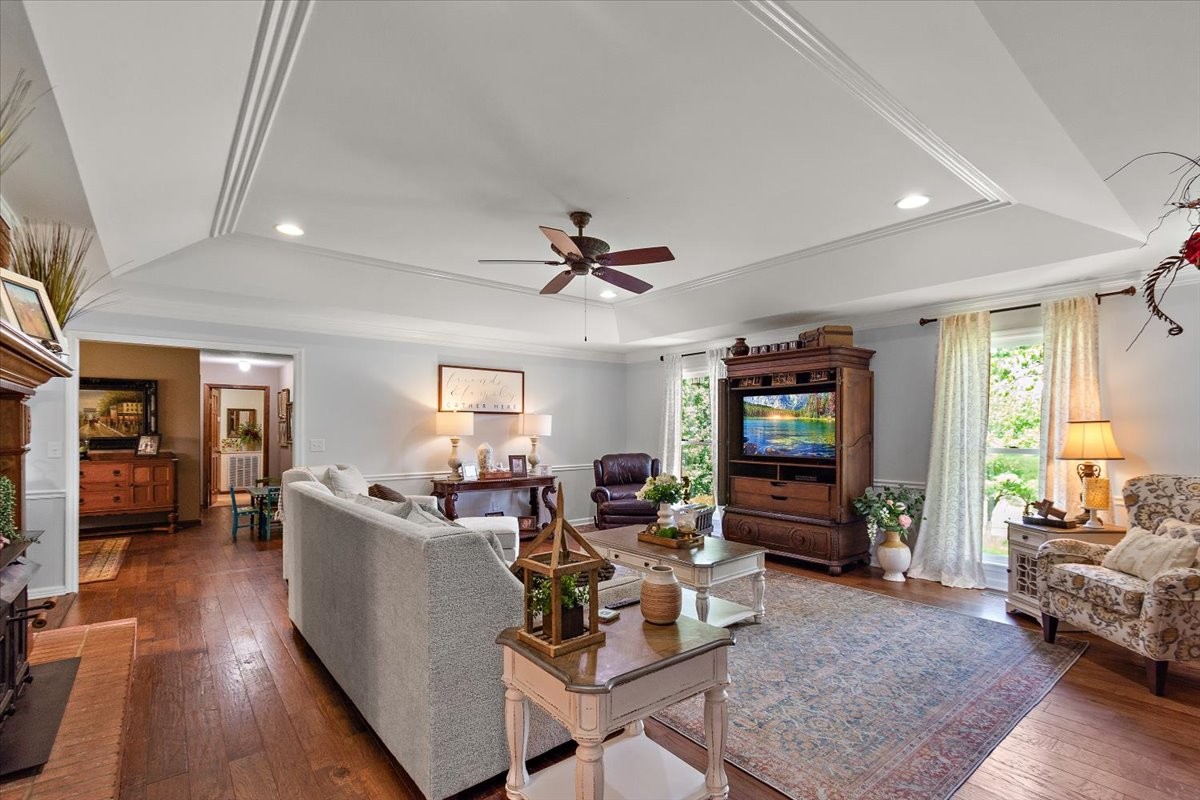 Five Points, Tennessee, 38457, United States, 4 Bedrooms Bedrooms, ,4 BathroomsBathrooms,Residential,For Sale,1902817