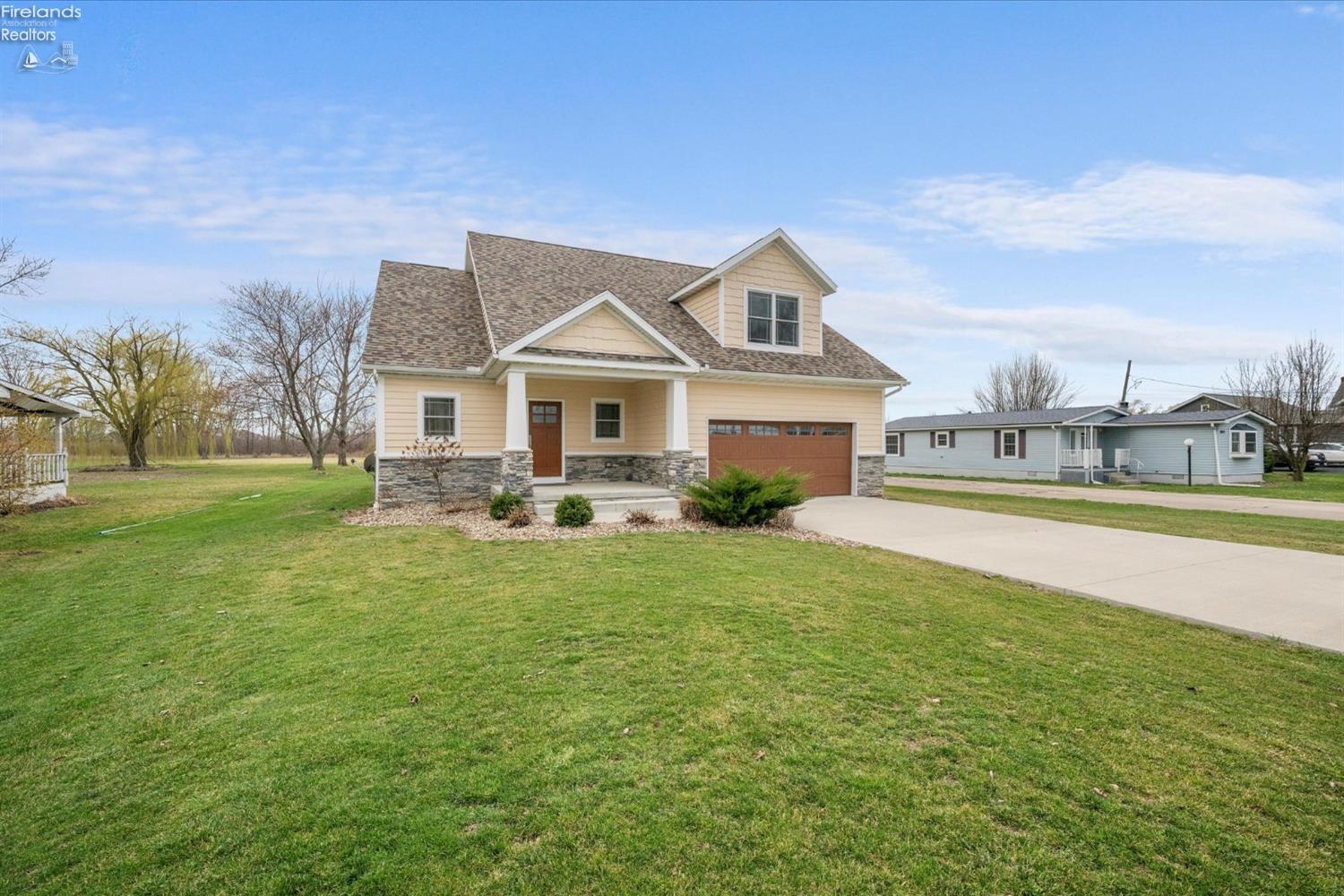 Marblehead, Ohio, 43440, United States, 4 Bedrooms Bedrooms, ,3 BathroomsBathrooms,Residential,For Sale,1921808