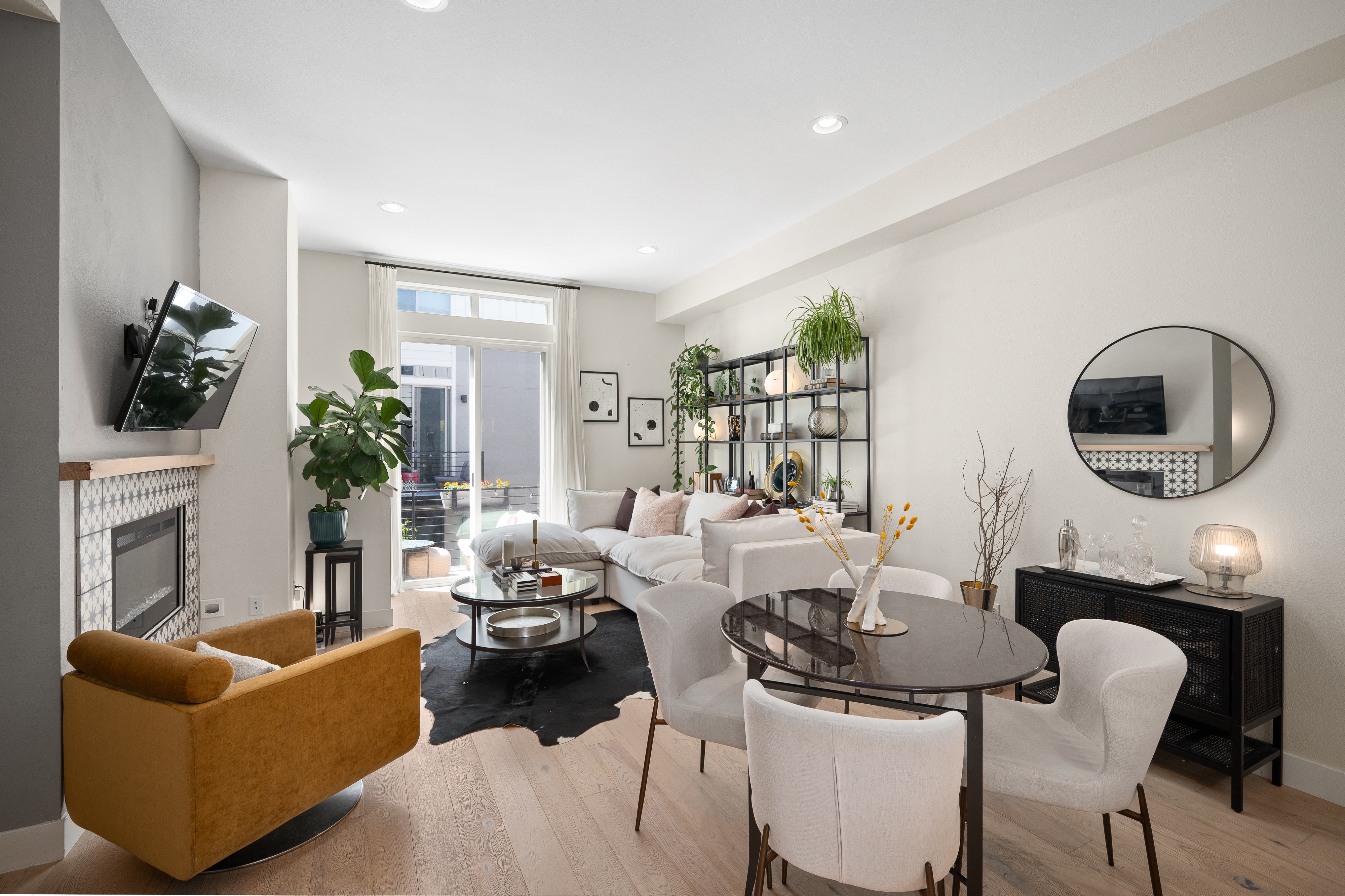  Modern Townhome In Contemporary Enclave - 物件實景