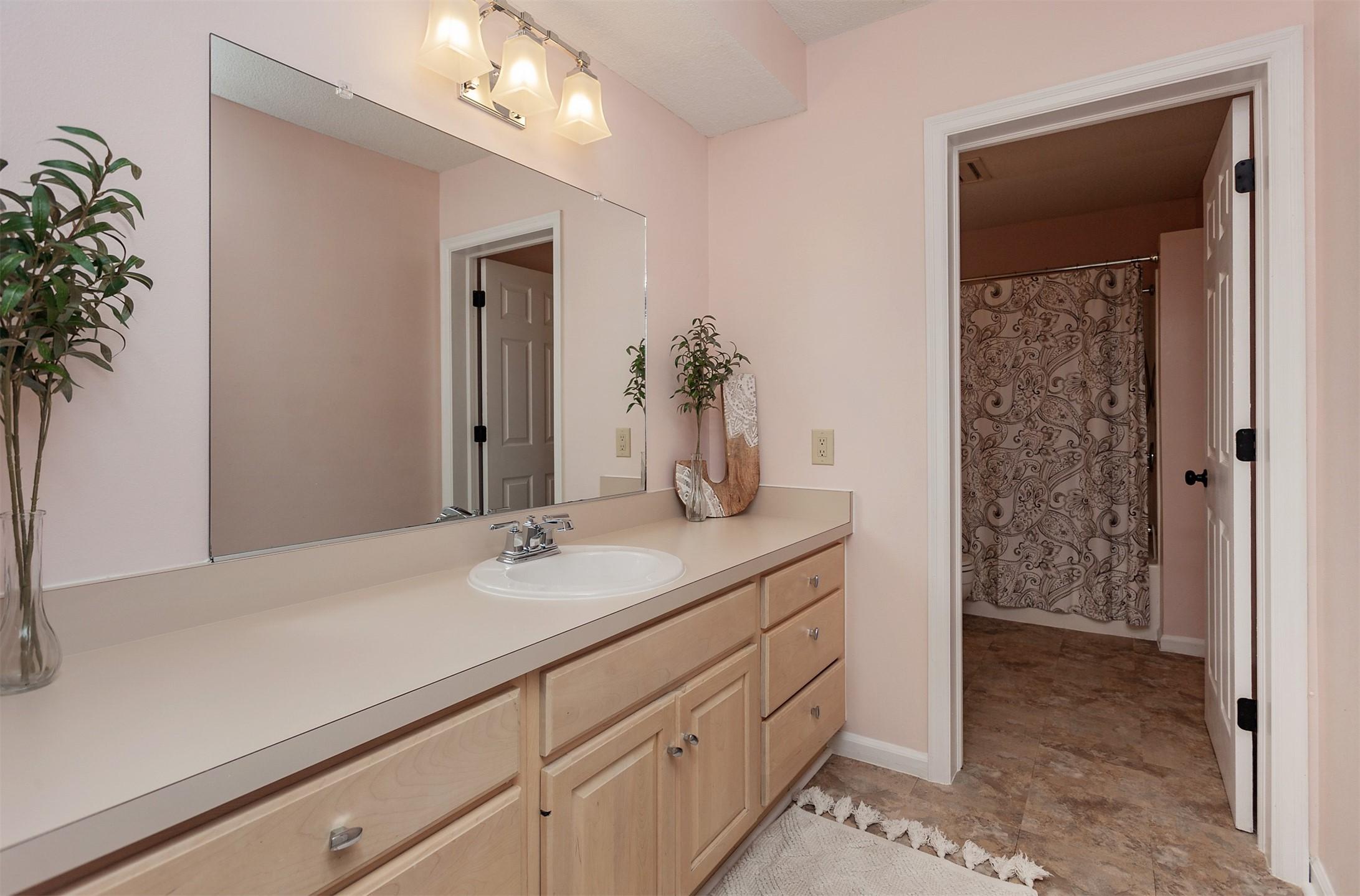 Kelley, Iowa, 50134, United States, 4 Bedrooms Bedrooms, ,2 BathroomsBathrooms,Residential,For Sale,1937141