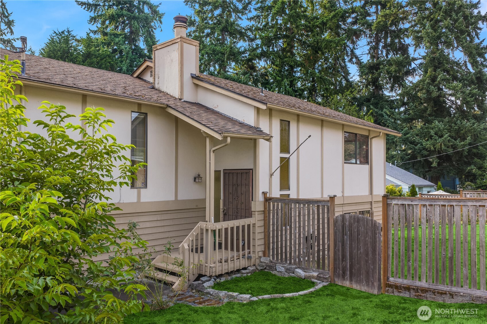 Seattle, Washington, 98125, United States, 4 Bedrooms Bedrooms, ,2 BathroomsBathrooms,Residential,For Sale,1934622