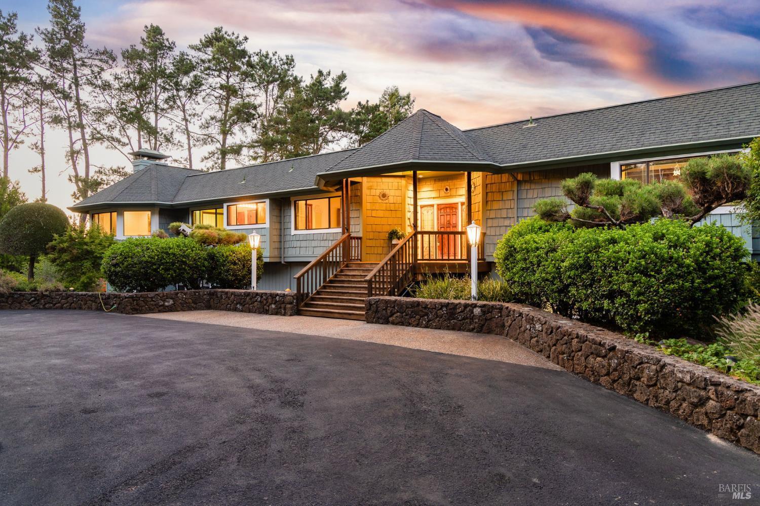 Sebastopol, California, 95472, United States, 4 Bedrooms Bedrooms, ,5 BathroomsBathrooms,Residential,For Sale,1980868