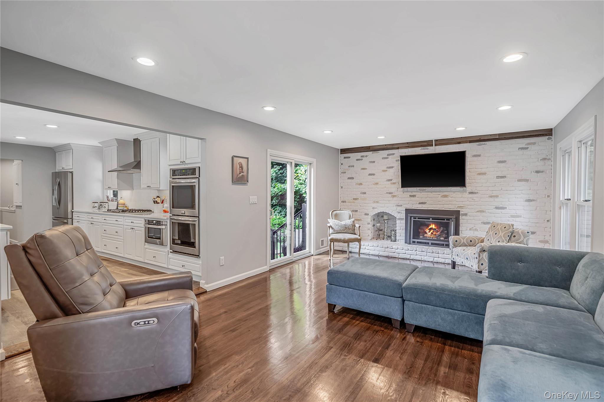  10 Williamsburg Drive, Northport, NY, 11768 - 物件實景