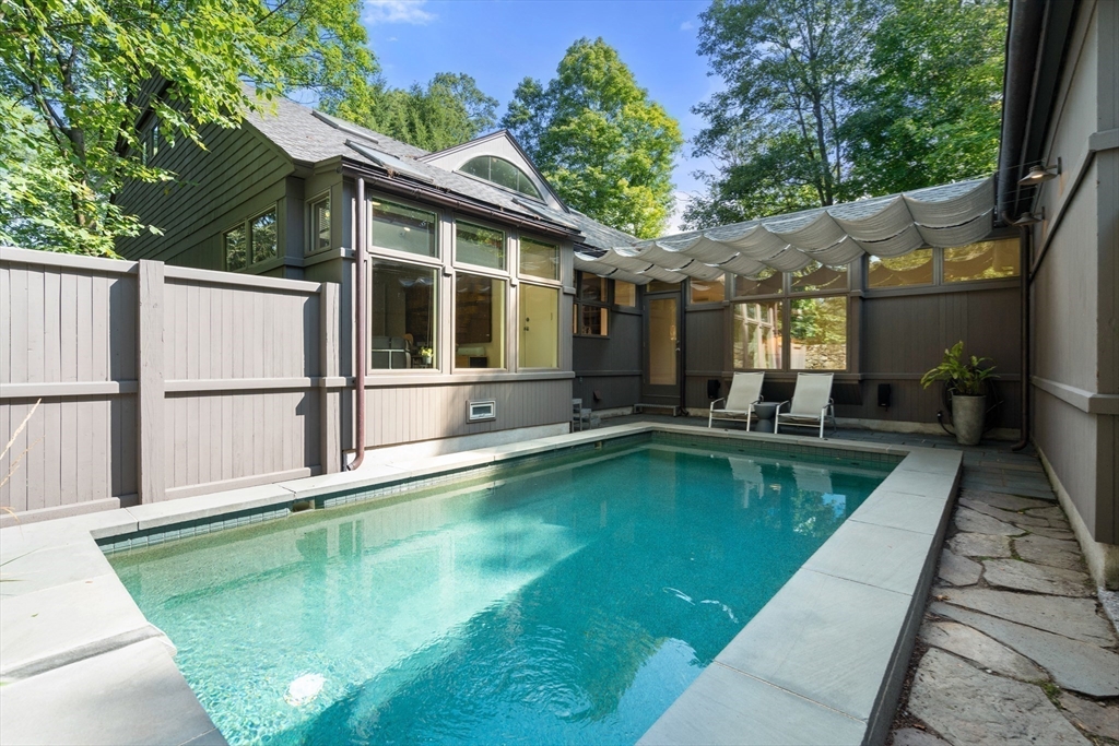 Brookline, Massachusetts, 02467, United States, 3 Bedrooms Bedrooms, ,3 BathroomsBathrooms,Residential,For Sale,1941652