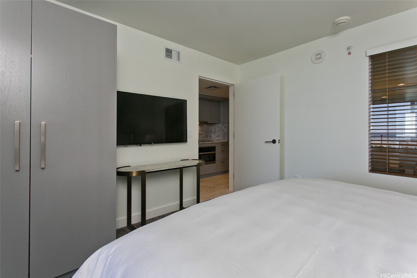 Honolulu, Hawaii, 96815, United States, 1 Bedroom Bedrooms, ,1 BathroomBathrooms,Residential,For Sale,1999887