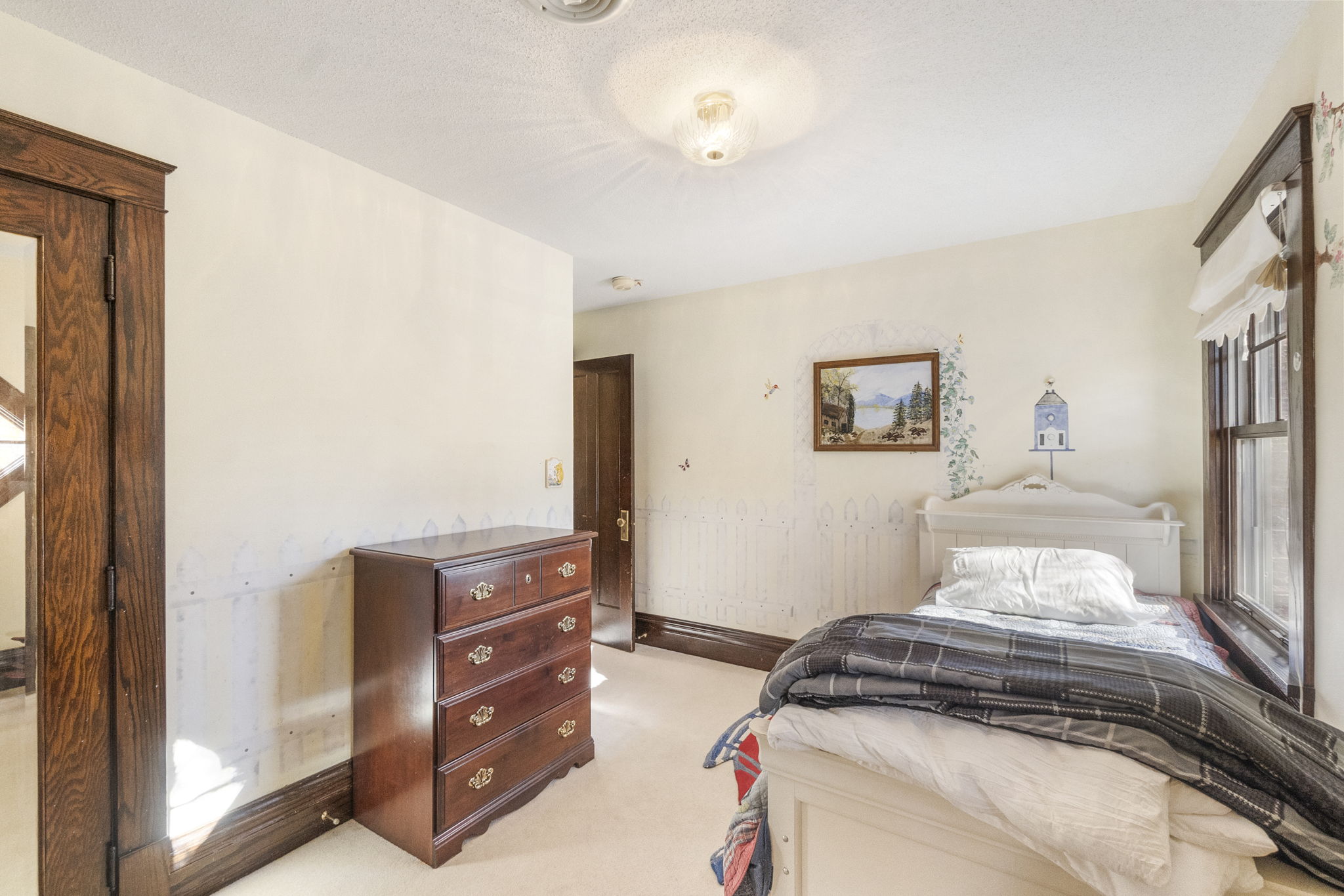 Mason City, Iowa, 50401, United States, 5 Bedrooms Bedrooms, ,3 BathroomsBathrooms,Residential,For Sale,1974101