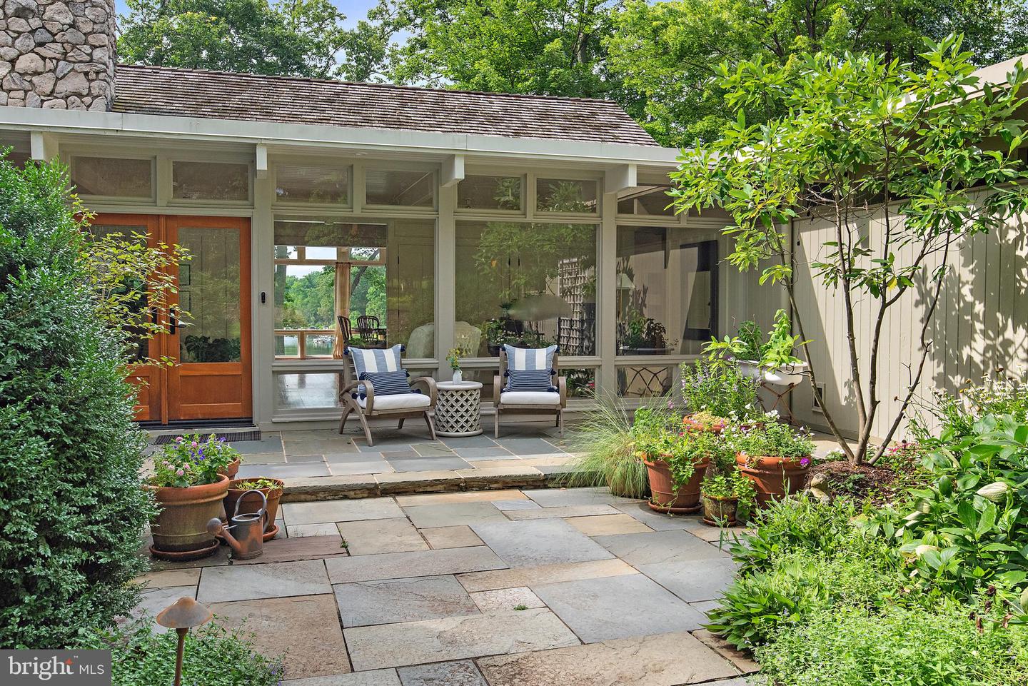 Annapolis, Maryland, 21403, United States, 5 Bedrooms Bedrooms, ,4 BathroomsBathrooms,Residential,For Sale,1895368