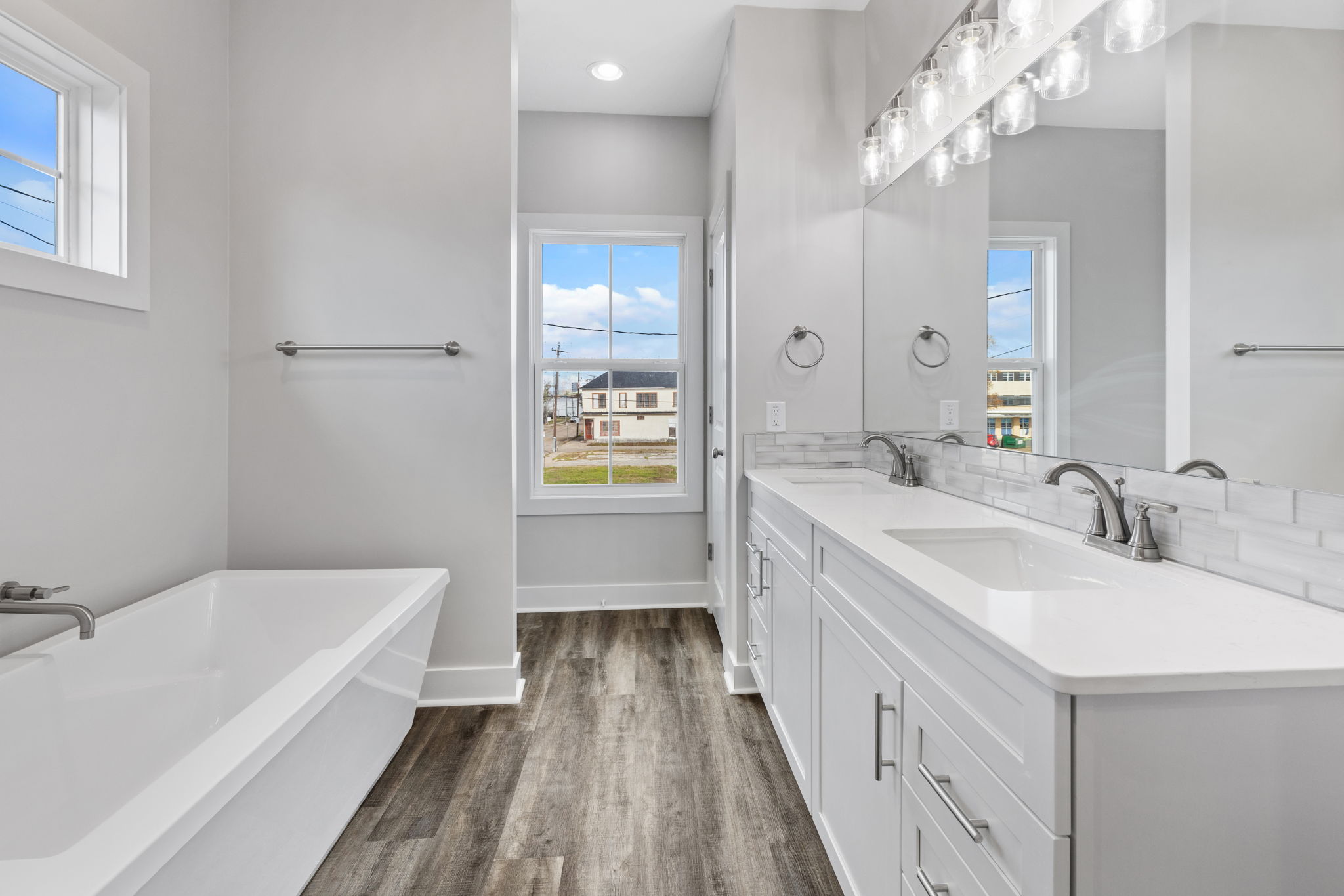 Lake Charles, Louisiana, 70601, United States, 16 Bedrooms Bedrooms, ,12 BathroomsBathrooms,Residential,For Sale,1983862