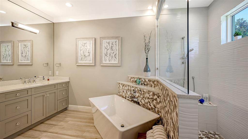 Sarasota, Florida, 34236, United States, 3 Bedrooms Bedrooms, ,4 BathroomsBathrooms,Residential,For Sale,1987814