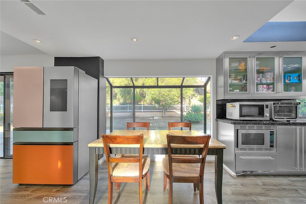 Phillips Ranch, California, 91766, United States, 4 Bedrooms Bedrooms, ,3 BathroomsBathrooms,Residential,For Sale,1998468