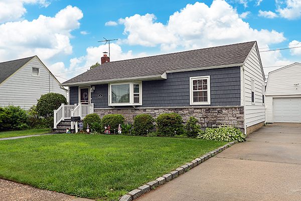 Massapequa, New York, 11758, United States, 3 Bedrooms Bedrooms, ,2 BathroomsBathrooms,Residential,For Sale,1974193