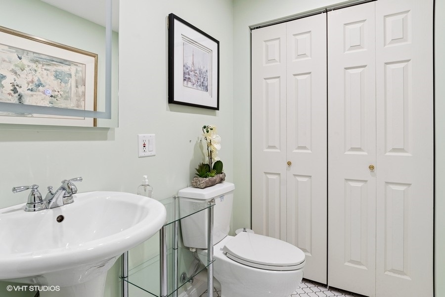 Wayne, Illinois, 60184, United States, 5 Bedrooms Bedrooms, ,7 BathroomsBathrooms,Residential,For Sale,2006495