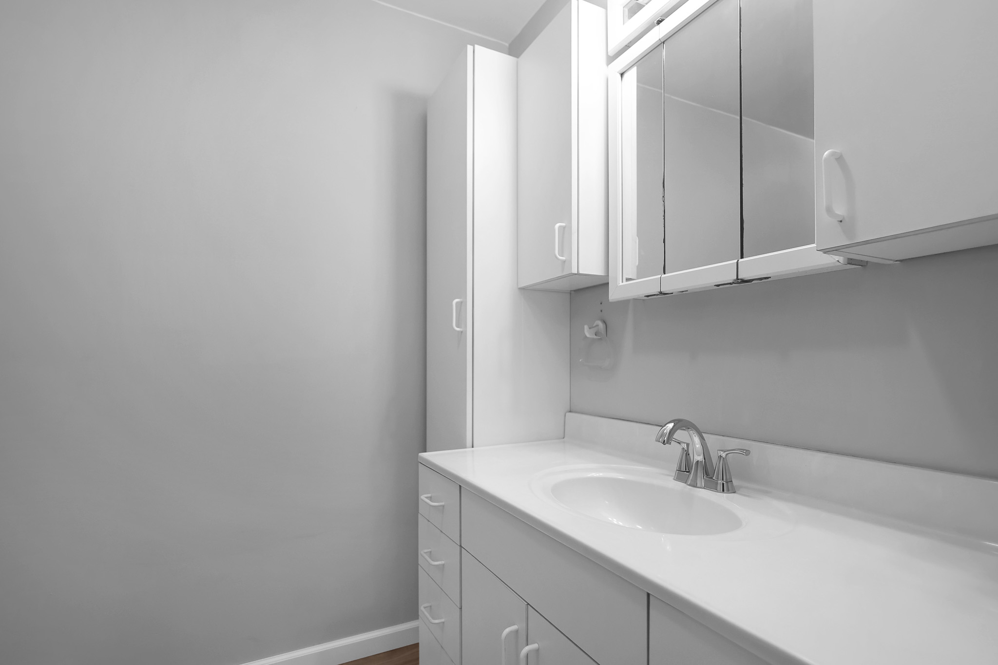 Methuen, Massachusetts, 01844, United States, 3 Bedrooms Bedrooms, ,2 BathroomsBathrooms,Residential,For Sale,2005366