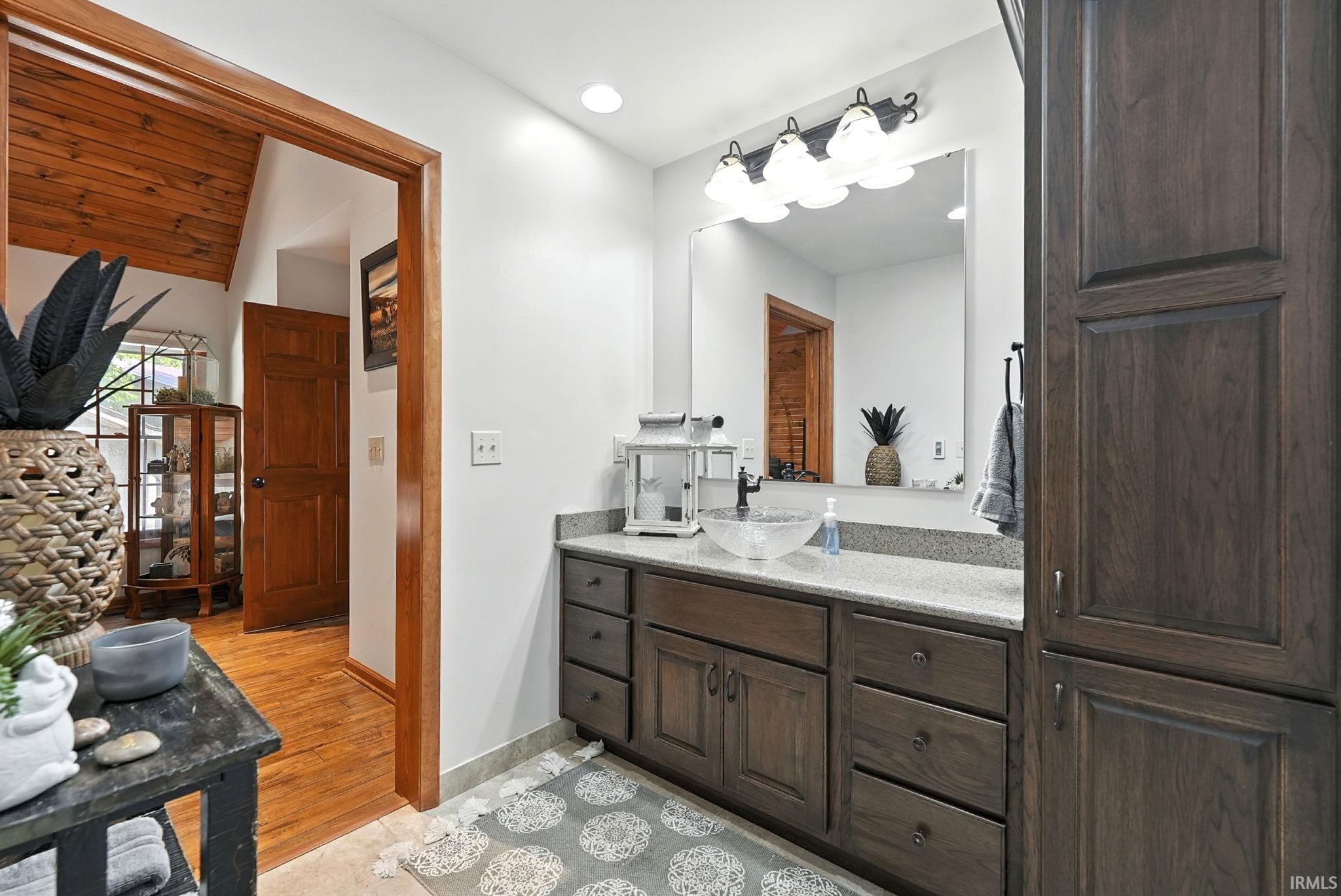 Kimmell, Indiana, 46760, United States, 2 Bedrooms Bedrooms, ,3 BathroomsBathrooms,Residential,For Sale,1928188