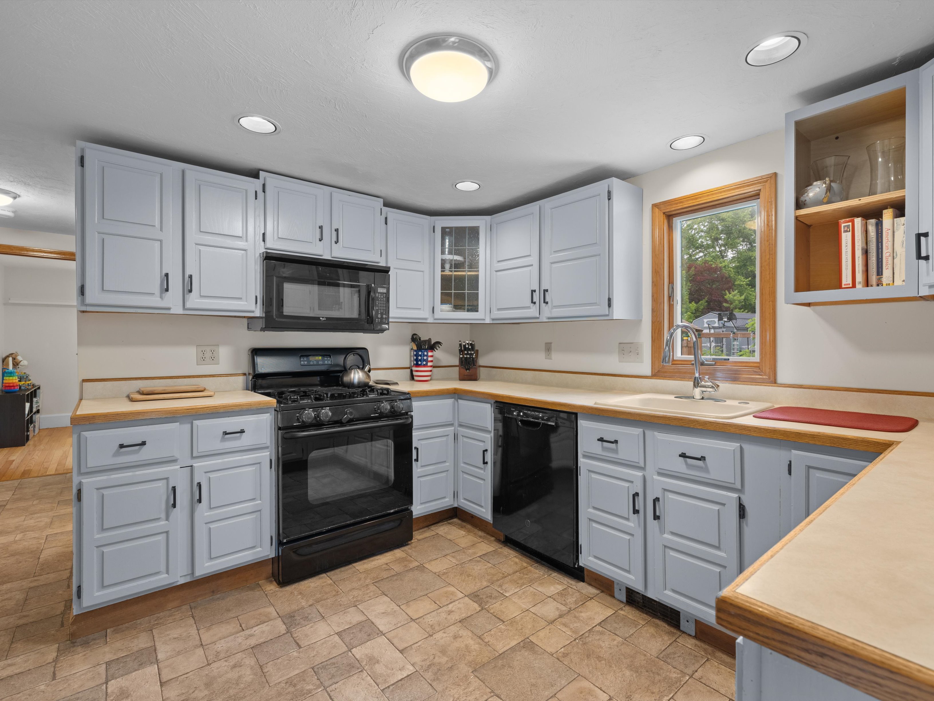  15 Walker Street, Westborough, MA 01581 - 物件實景