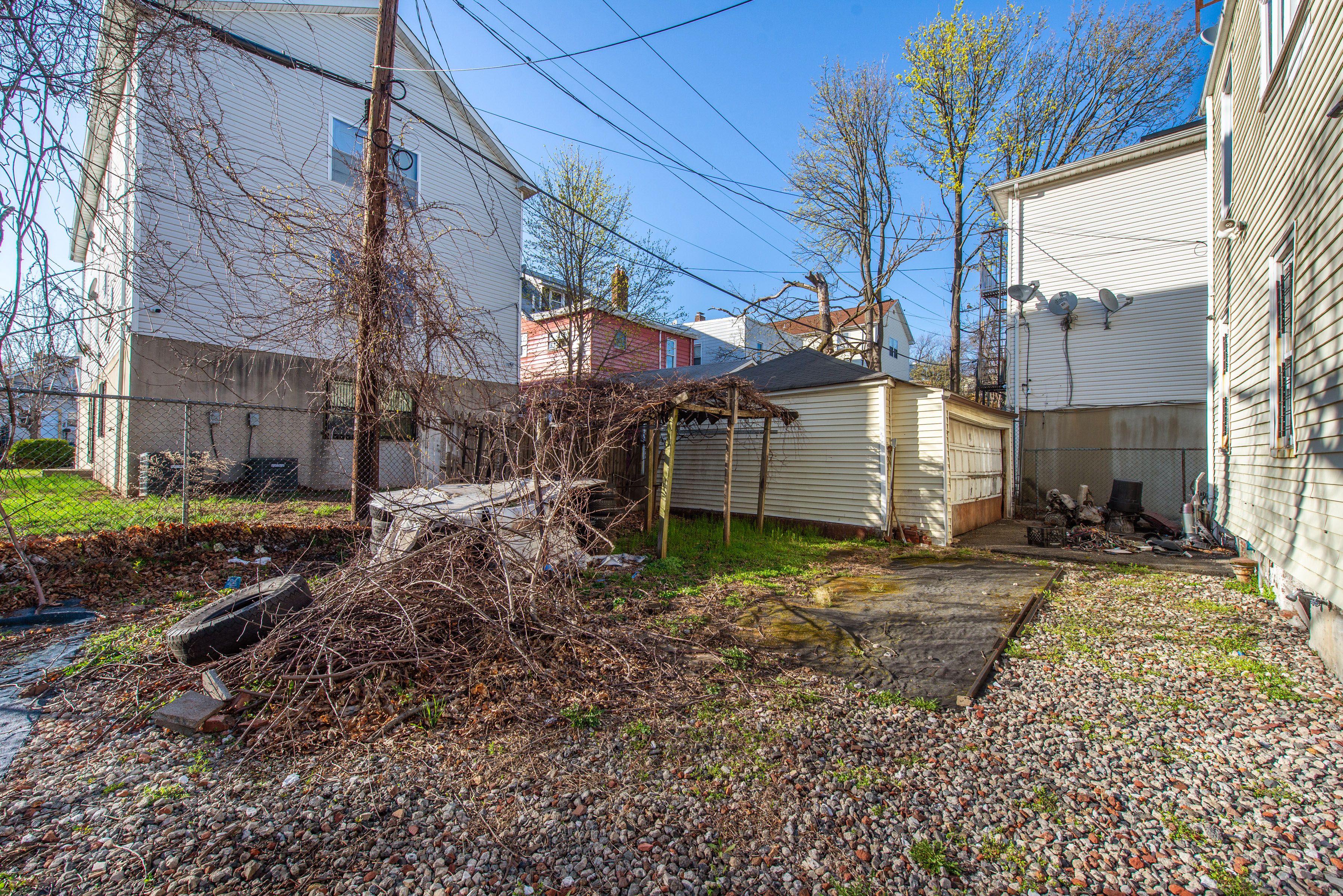 Newark City, New Jersey, 07112, United States, ,3 BathroomsBathrooms,Residential,For Sale,1982998