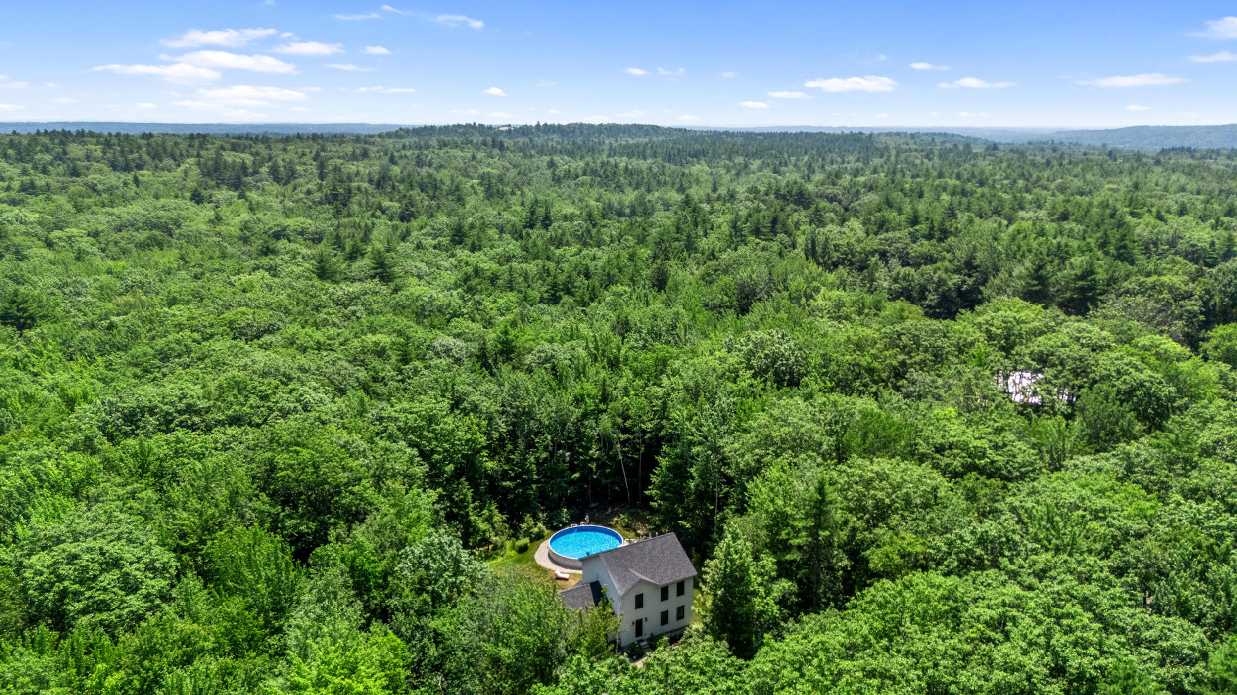 Falmouth, Maine, 04105, United States, 3 Bedrooms Bedrooms, ,3 BathroomsBathrooms,Residential,For Sale,1917362