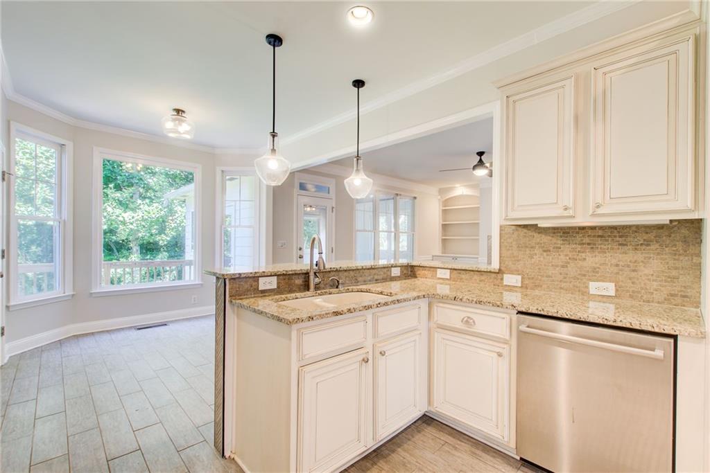 Mableton, Georgia, 30126, United States, 5 Bedrooms Bedrooms, ,4 BathroomsBathrooms,Residential,For Sale,1897696