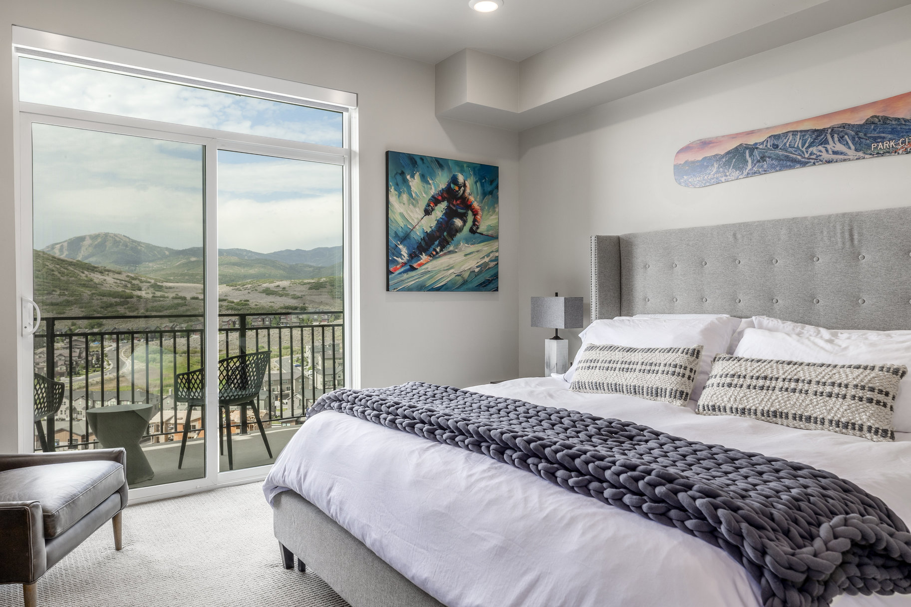  Spectacular Mountain View’s from Top Floor Residence - 物件實景