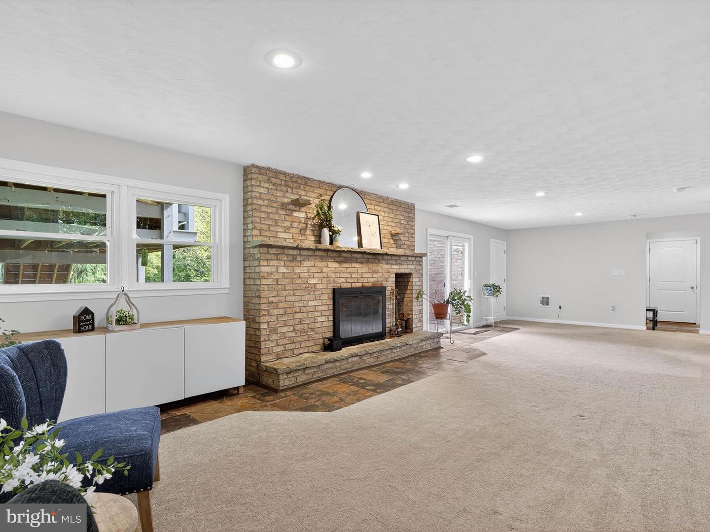 Lancaster, Pennsylvania, 17601, United States, 4 Bedrooms Bedrooms, ,3 BathroomsBathrooms,Residential,For Sale,2003108