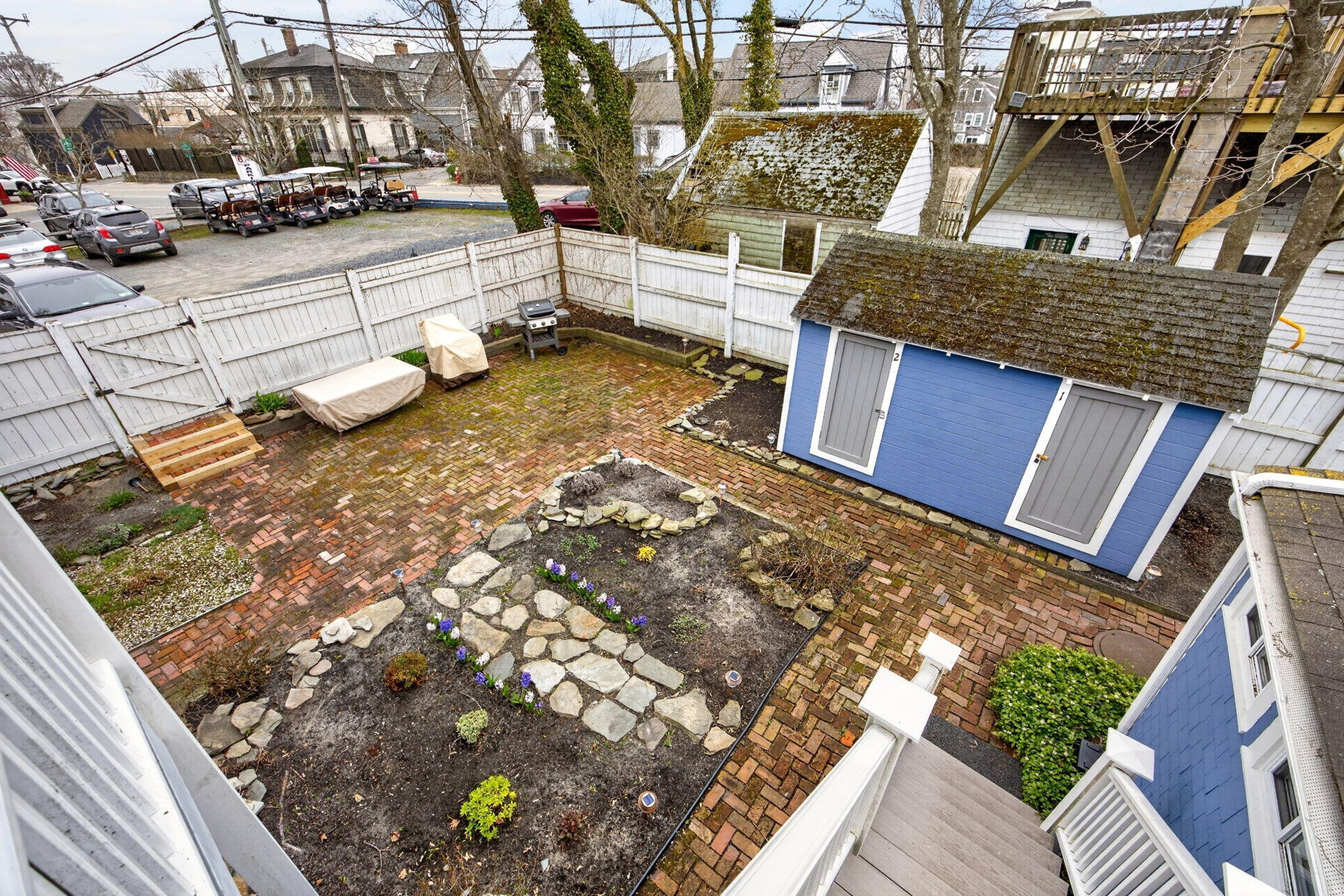  Bright, Updated Condo Near Commercial Street with Deck and Parking - 物件實景