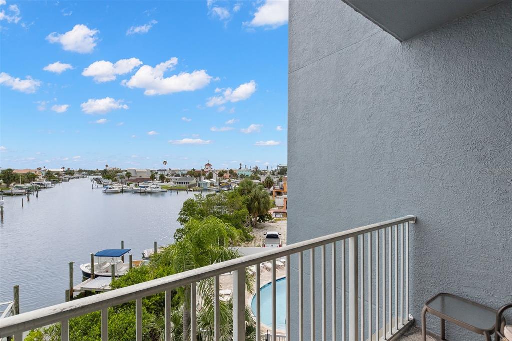 St Petersburg, Florida, 33708, United States, 2 Bedrooms Bedrooms, ,2 BathroomsBathrooms,Residential,For Sale,1950860