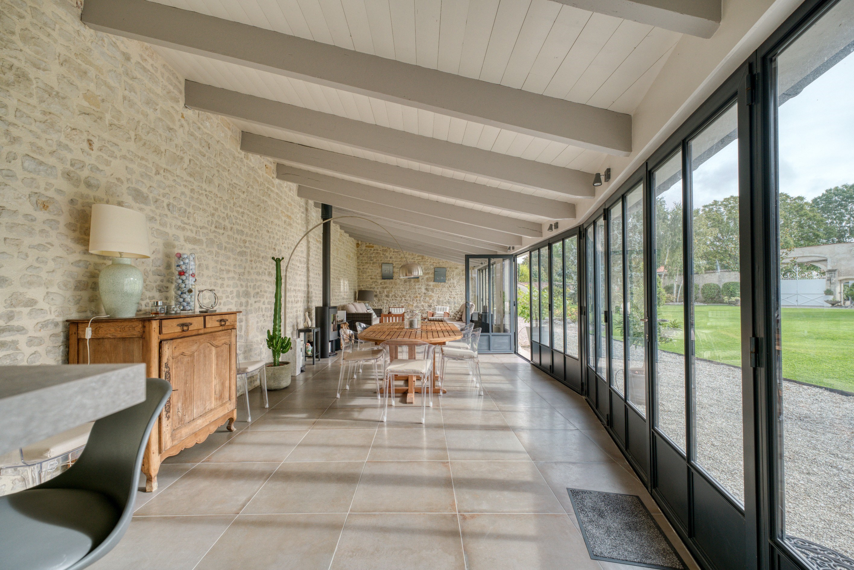  Magnificent property completely renovated with great potential - 物件實景