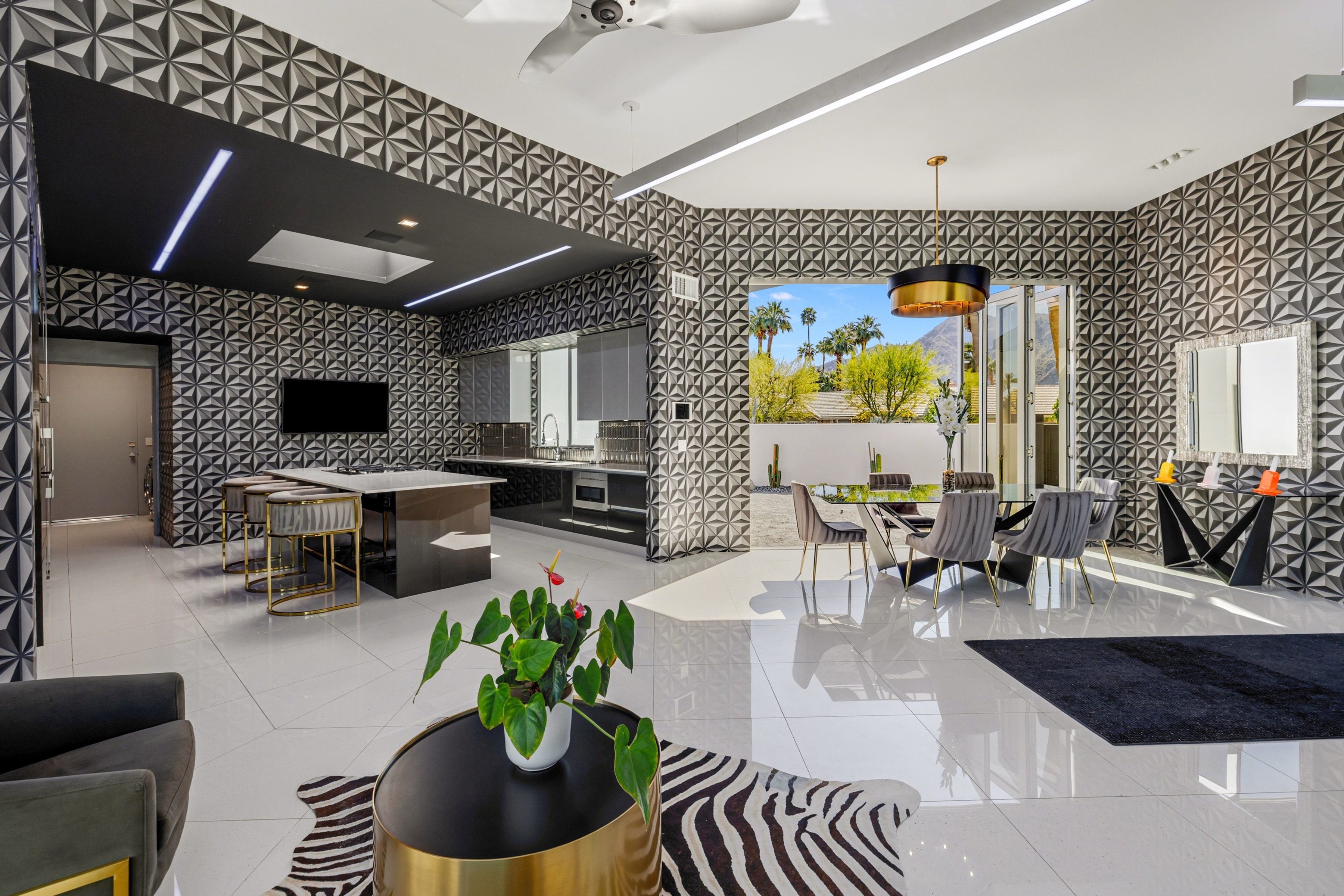  Custom Contemporary On Rare Double Indian Wells Lot - 物件實景