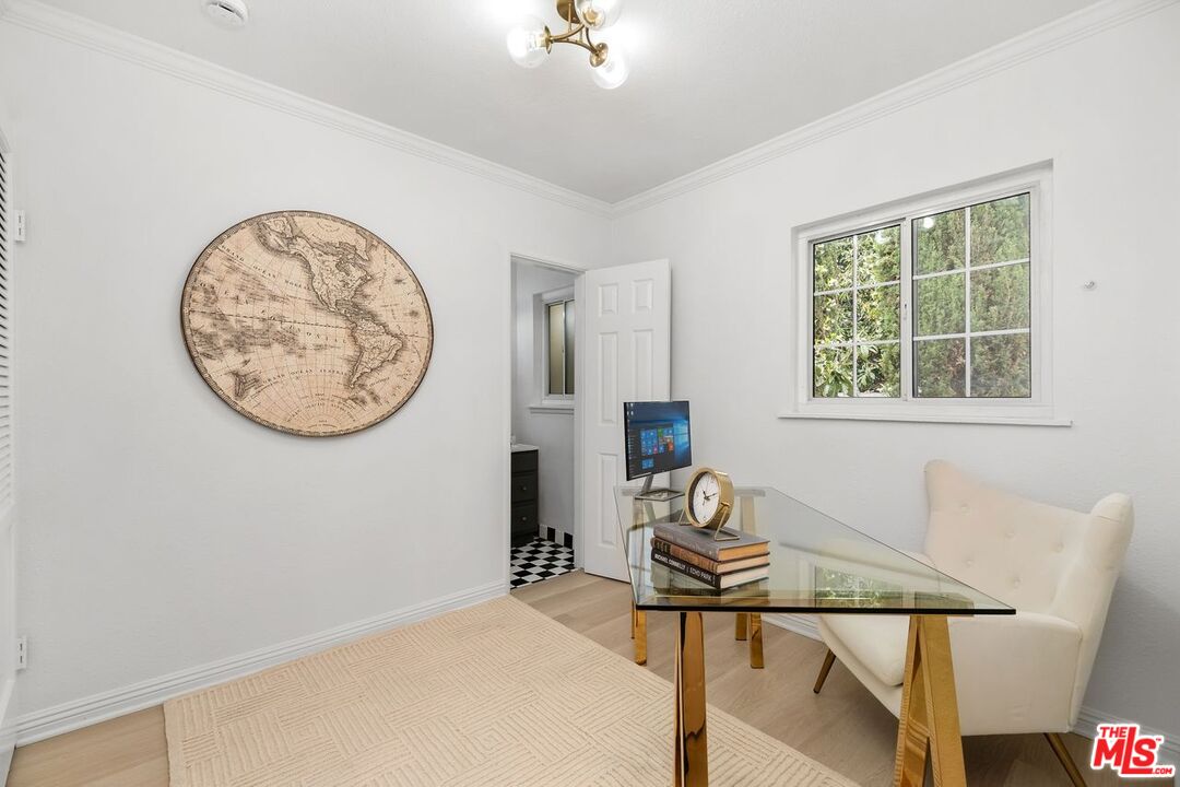Los Angeles, California, 90048, United States, 4 Bedrooms Bedrooms, ,4 BathroomsBathrooms,Residential,For Sale,1912253
