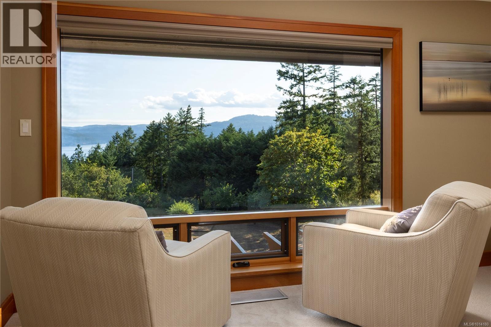 CENTRAL SAANICH, British Columbia, V8M 1S2, CA, 3 Bedrooms Bedrooms, ,4 BathroomsBathrooms,Residential,For Sale,1947352