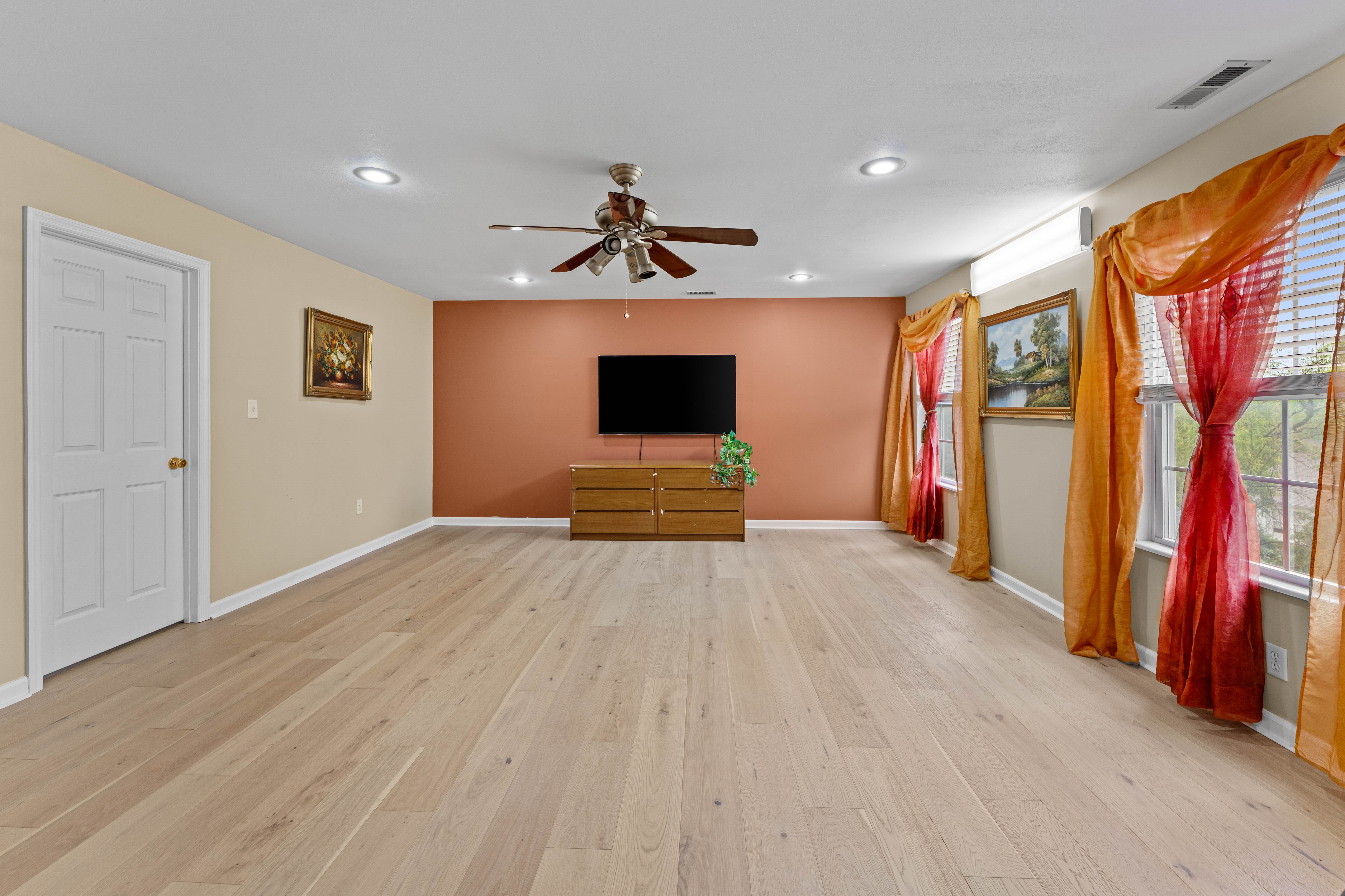  Updated Home in Bellerive Farm Estates - 物件實景