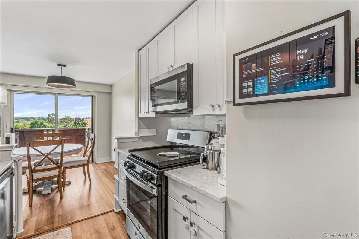 Bayside, New York, 11360, United States, 2 Bedrooms Bedrooms, ,2 BathroomsBathrooms,Residential,For Sale,2049327