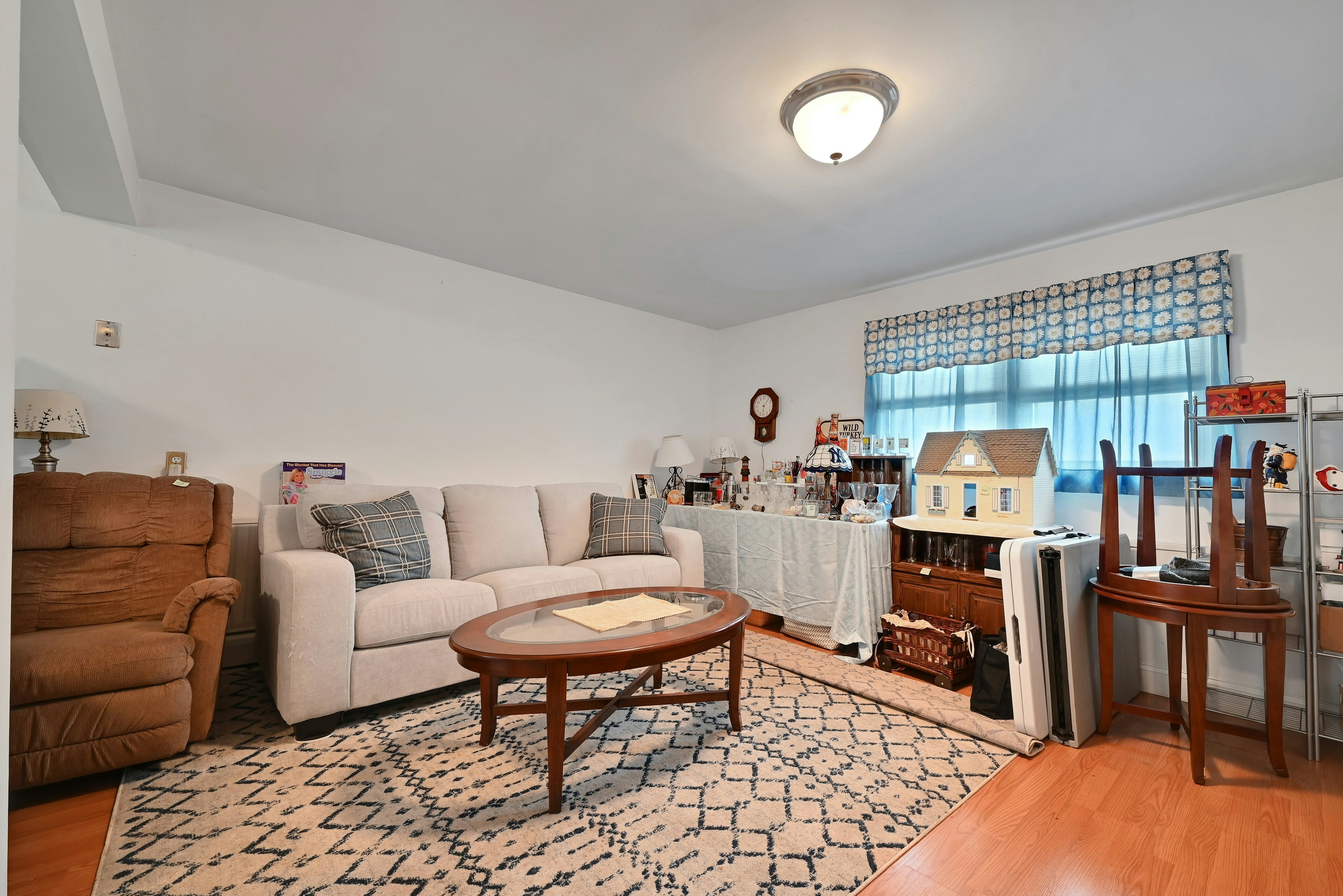  347 Chestnut Avenue, South Hackensack, NJ 07606 - 物件實景