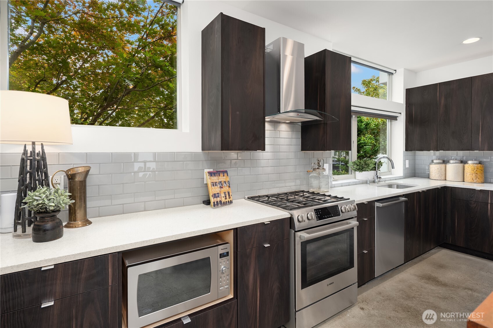 Seattle, Washington, 98108, United States, 3 Bedrooms Bedrooms, ,3 BathroomsBathrooms,Residential,For Sale,1947115