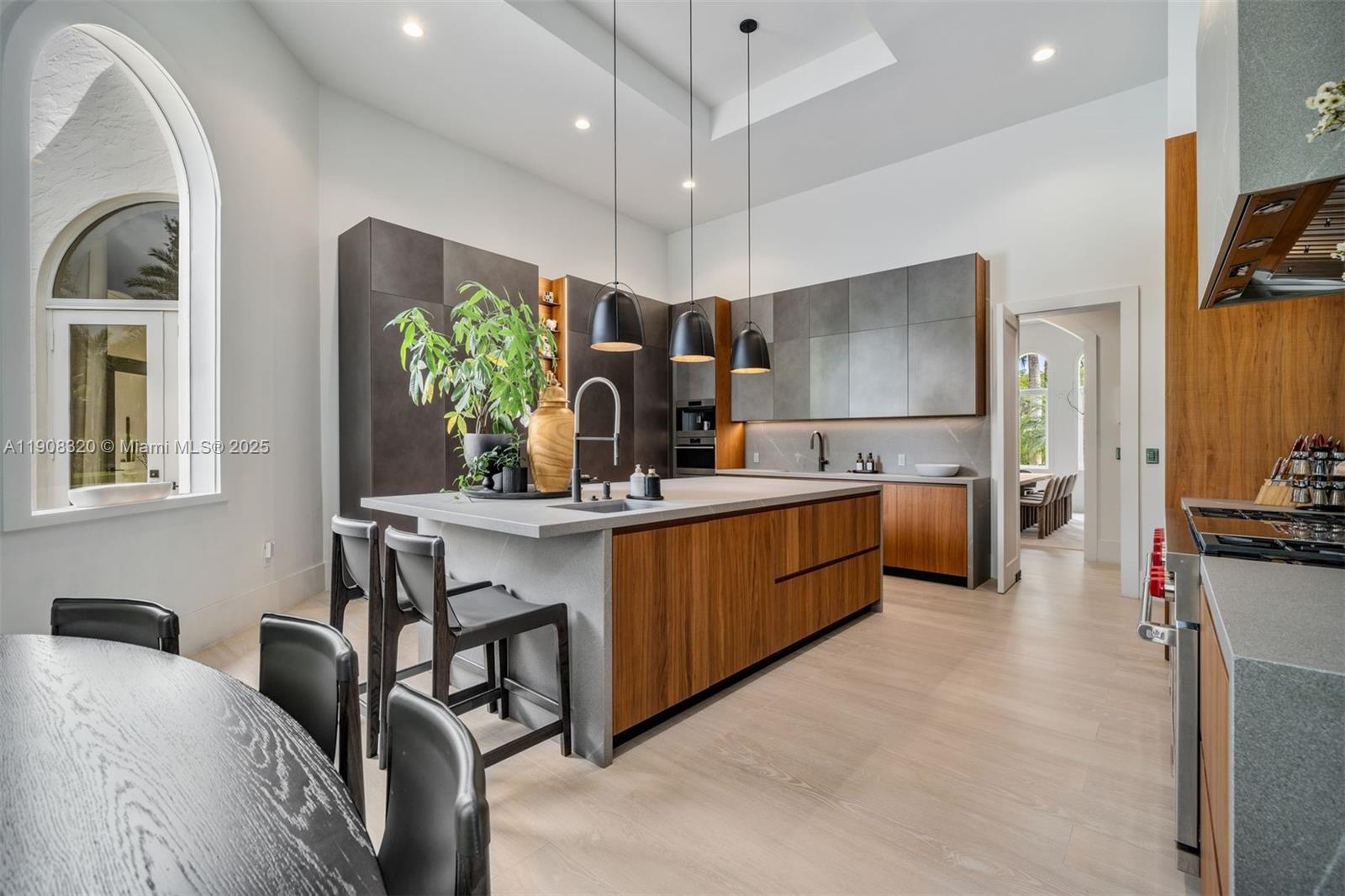 Pinecrest, Florida, 33156, United States, 6 Bedrooms Bedrooms, ,8 BathroomsBathrooms,Residential,For Sale,1990969