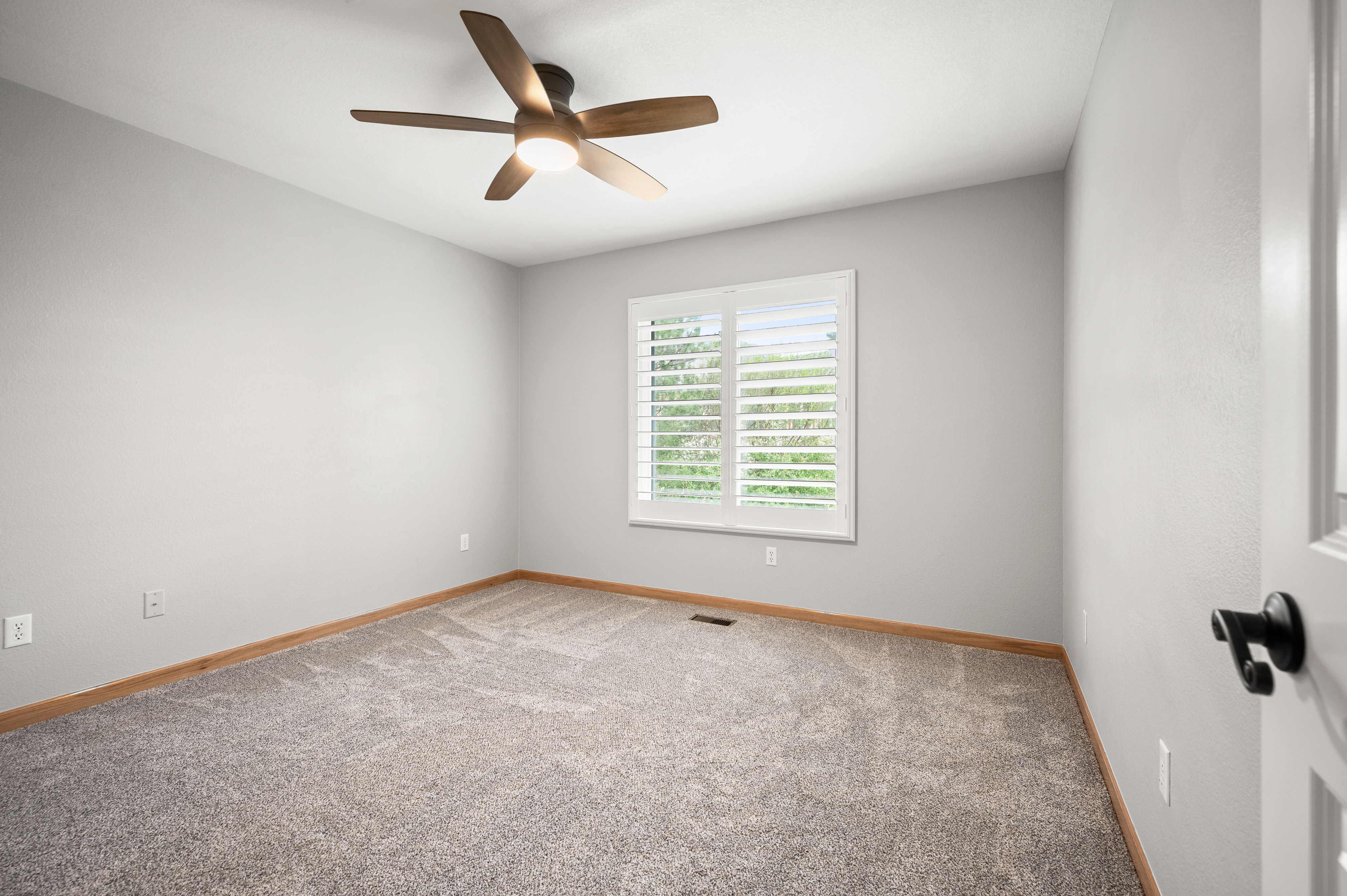  Stunning 5 bed, 5 bath home loaded with upgrades and improvements - 物件實景