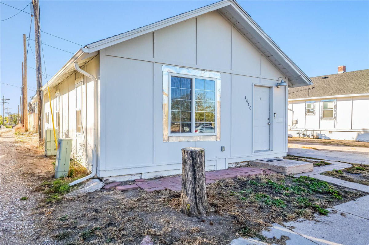 Cheyenne, Wyoming, 82001, United States, 4 Bedrooms Bedrooms, ,4 BathroomsBathrooms,Residential,For Sale,1978140