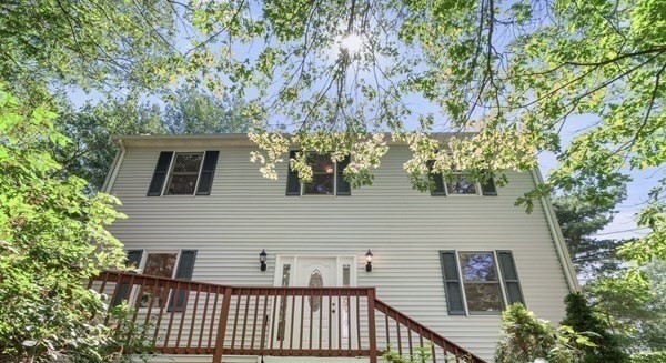 Boston, Massachusetts, 02132, United States, 4 Bedrooms Bedrooms, ,3 BathroomsBathrooms,Residential,For Sale,1874129
