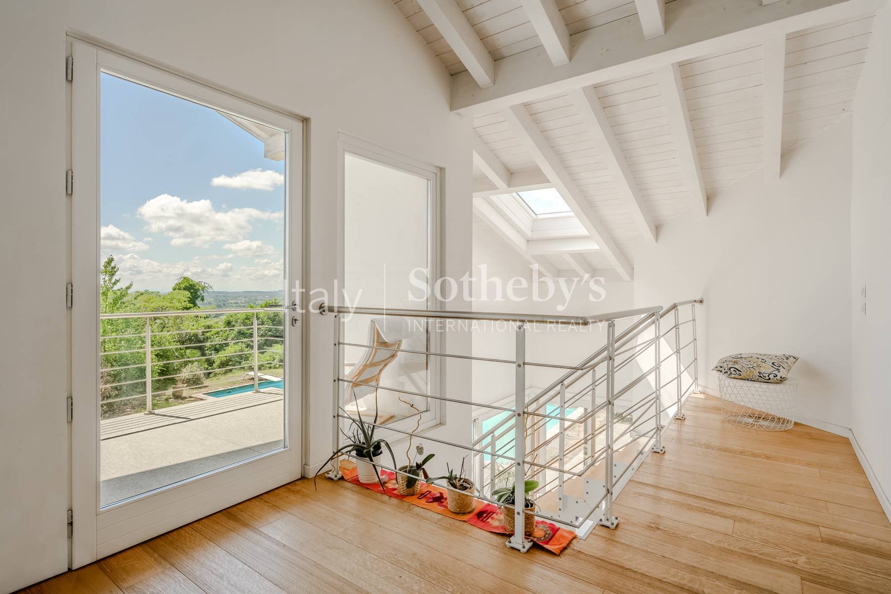  Contemporary villa with swimming pool and private park - 物件實景