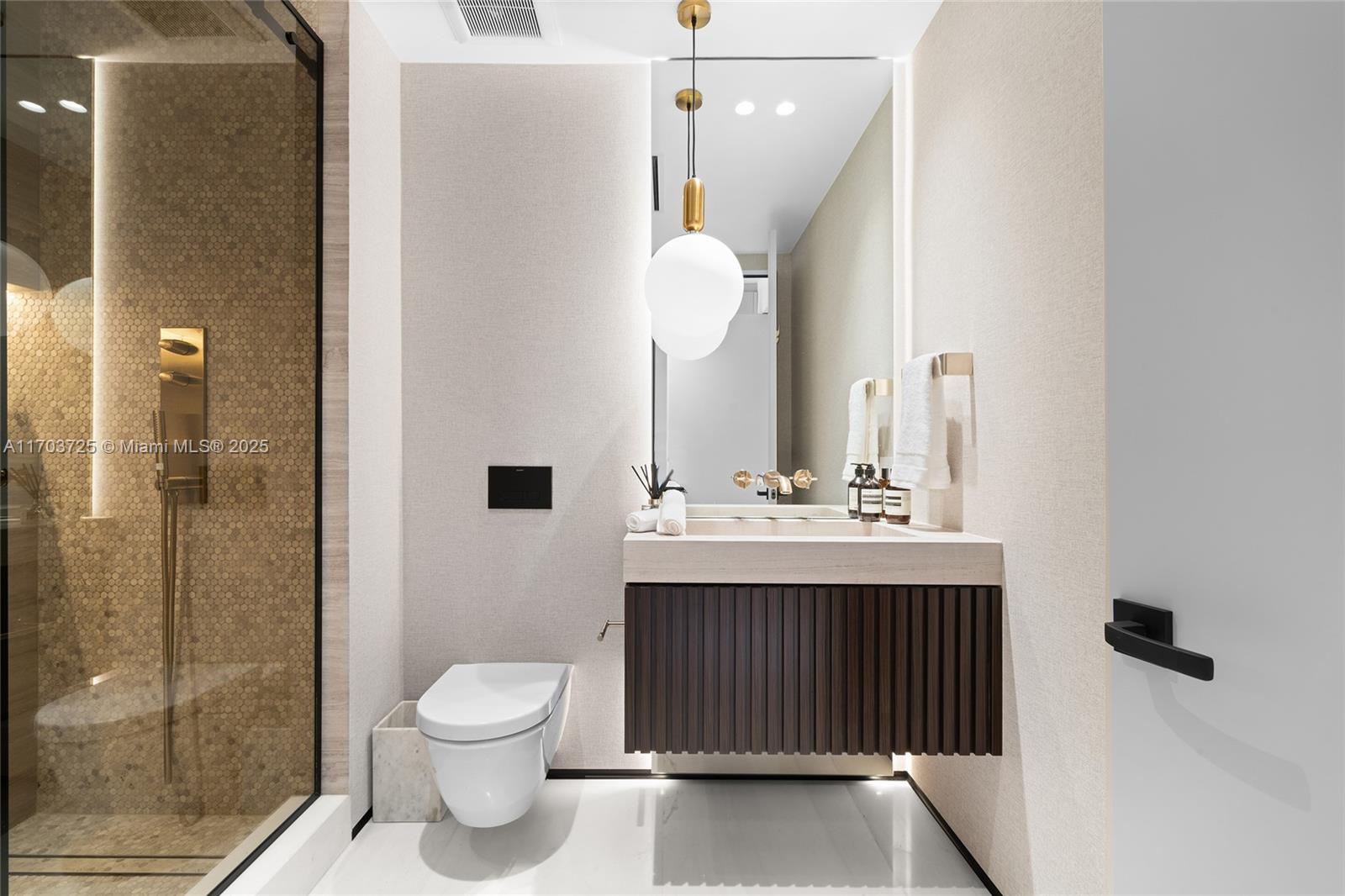 1425 Brickell Ave Unit 66D-66E, Miami, Florida, 33131, United States, 4 Bedrooms Bedrooms, ,5 BathroomsBathrooms,Residential,For Sale,1425 Brickell Ave Unit 66D-66E,1682437
