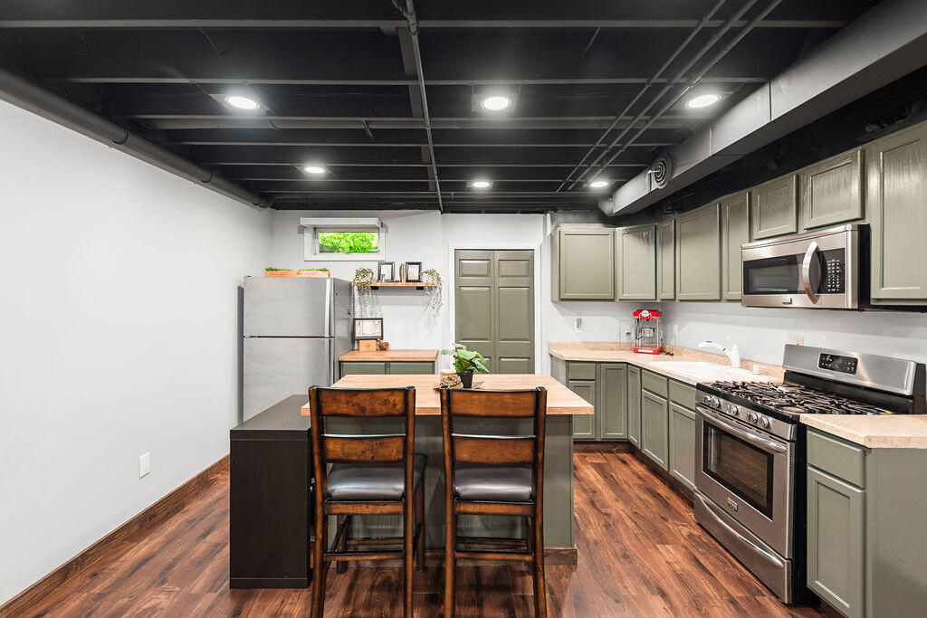 Valparaiso, Indiana, 46385, United States, 4 Bedrooms Bedrooms, ,3 BathroomsBathrooms,Residential,For Sale,1988266