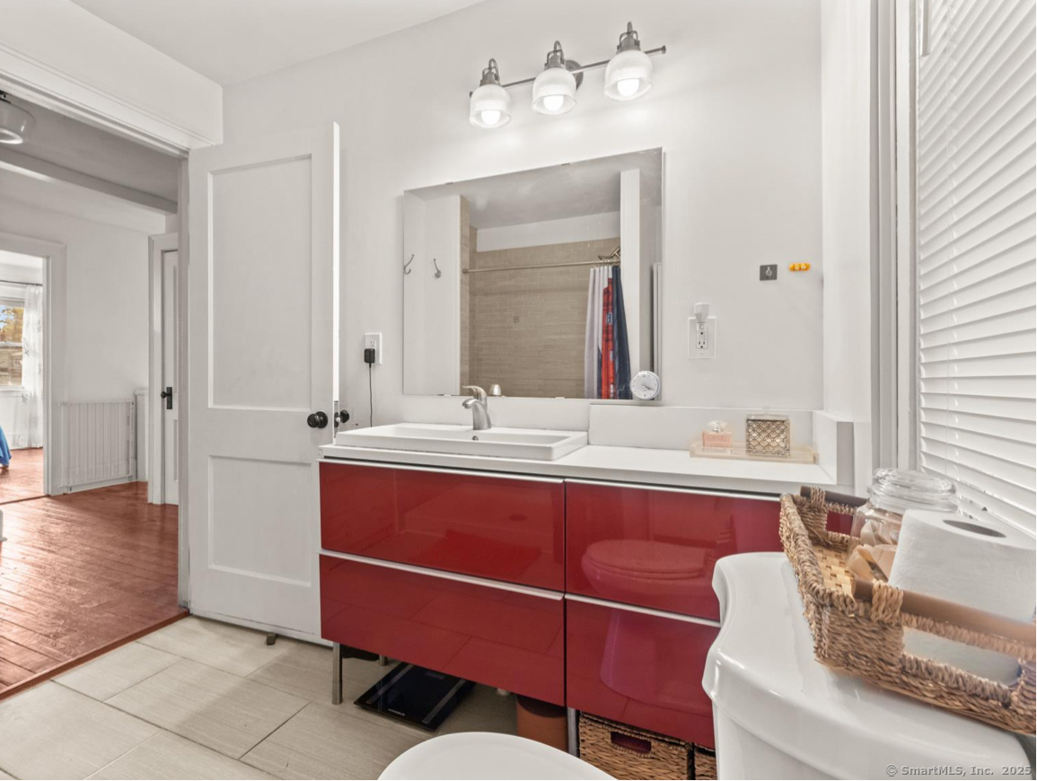 West Hartford, Connecticut, 06119, United States, 4 Bedrooms Bedrooms, ,4 BathroomsBathrooms,Residential,For Sale,1994657