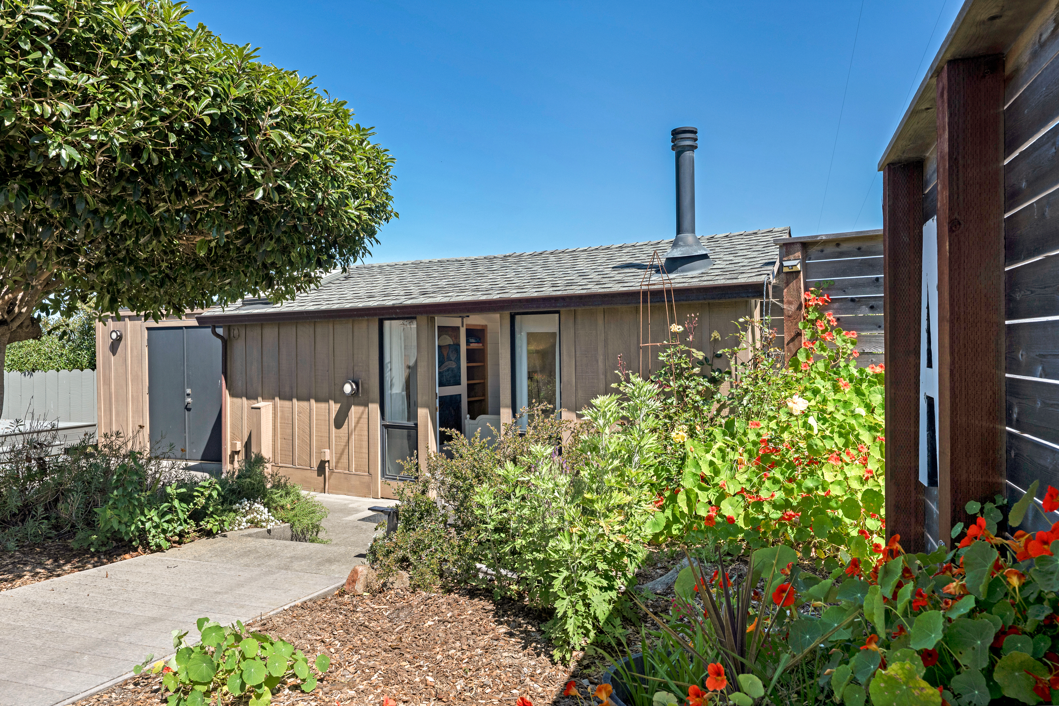  7187 Cliff Avenue, Bodega Bay, CA 94923 - 物件實景