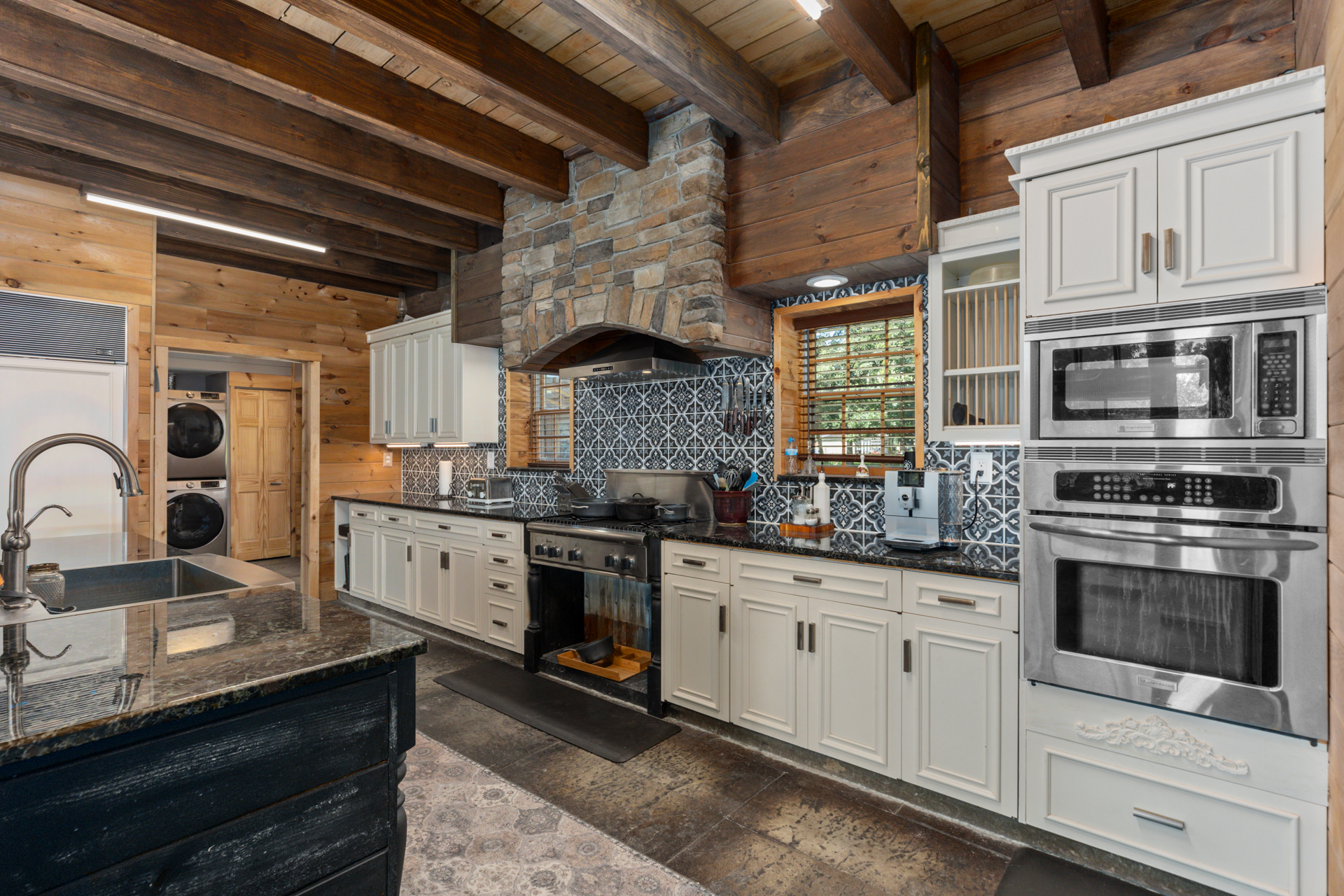 Sawyerville, Illinois, 62085, United States, 3 Bedrooms Bedrooms, ,3 BathroomsBathrooms,Residential,For Sale,1983807