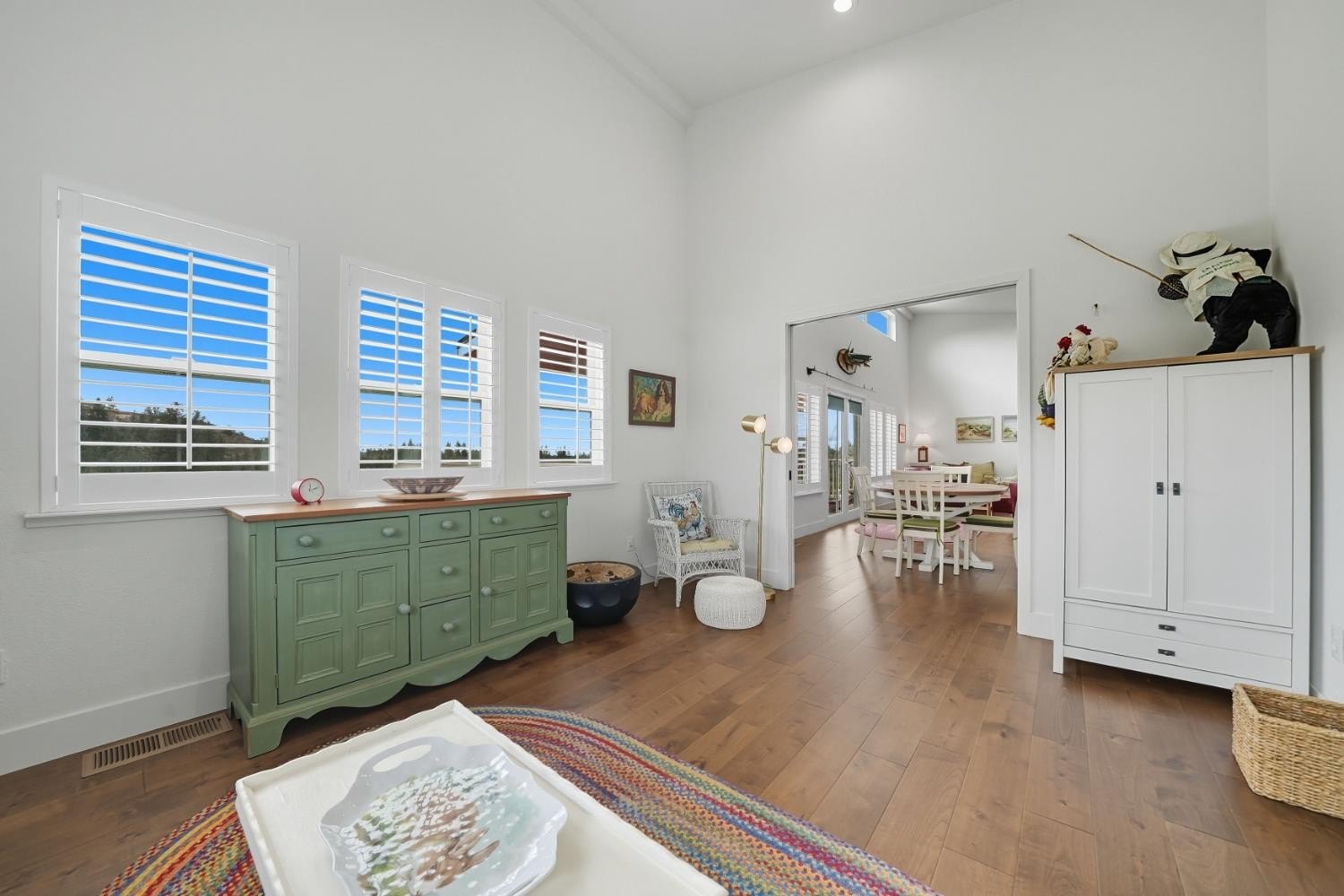 Mountain Ranch, California, 95246, United States, 4 Bedrooms Bedrooms, ,3 BathroomsBathrooms,Residential,For Sale,1976559