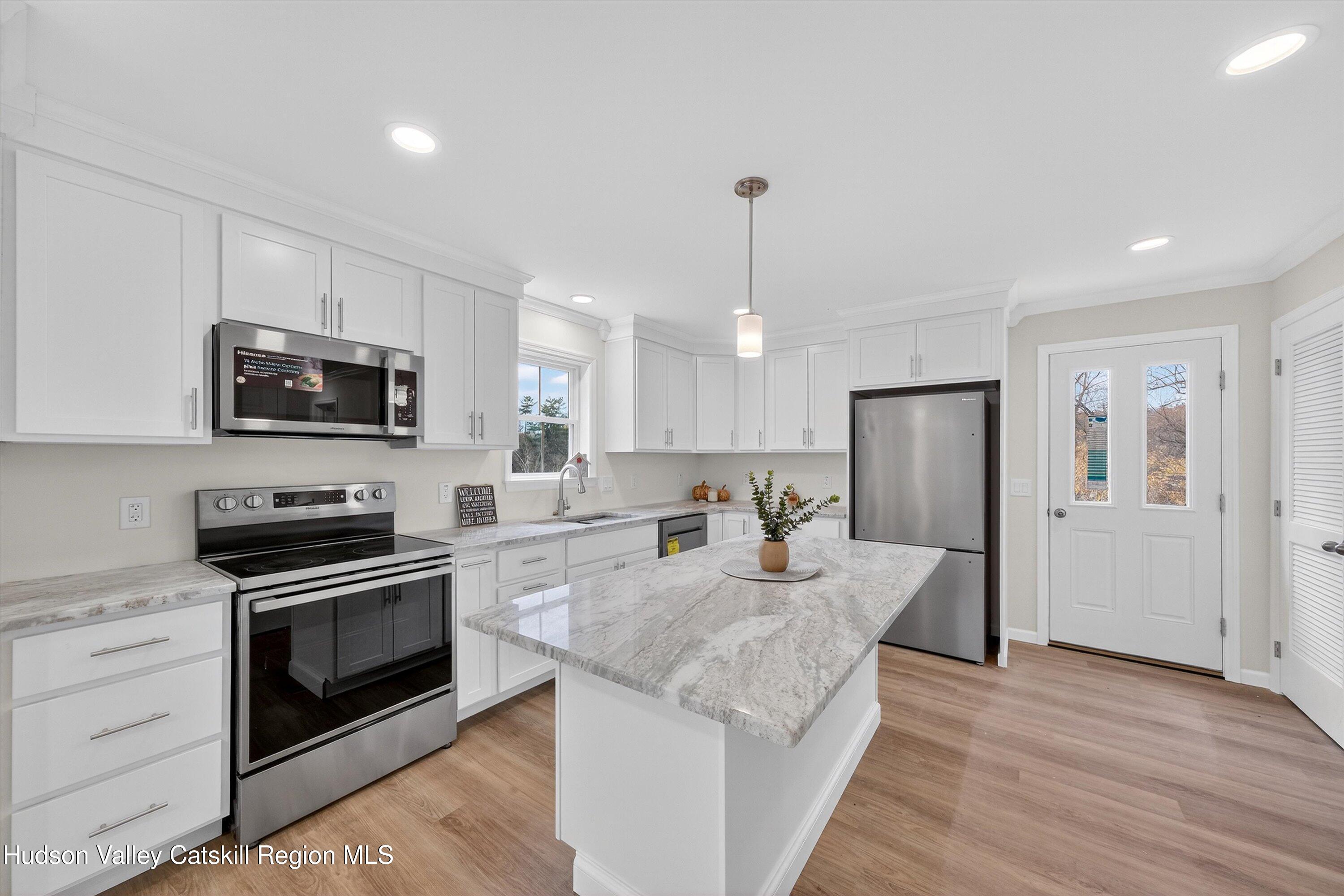 Saugerties, New York, 12477, United States, 3 Bedrooms Bedrooms, ,3 BathroomsBathrooms,Residential,For Sale,1994537