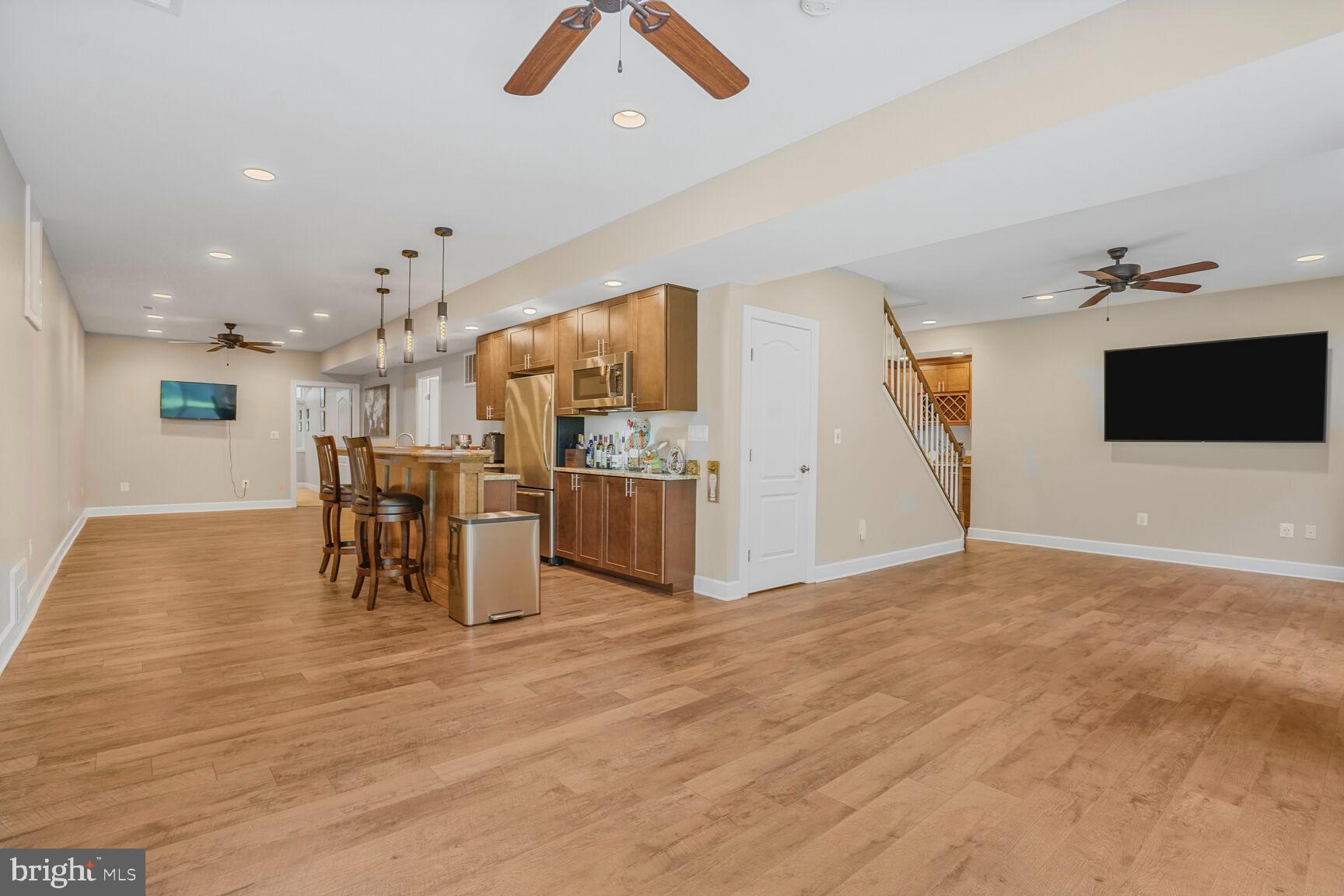 Woodbridge, Virginia, 22192, United States, 5 Bedrooms Bedrooms, ,5 BathroomsBathrooms,Residential,For Sale,1825491