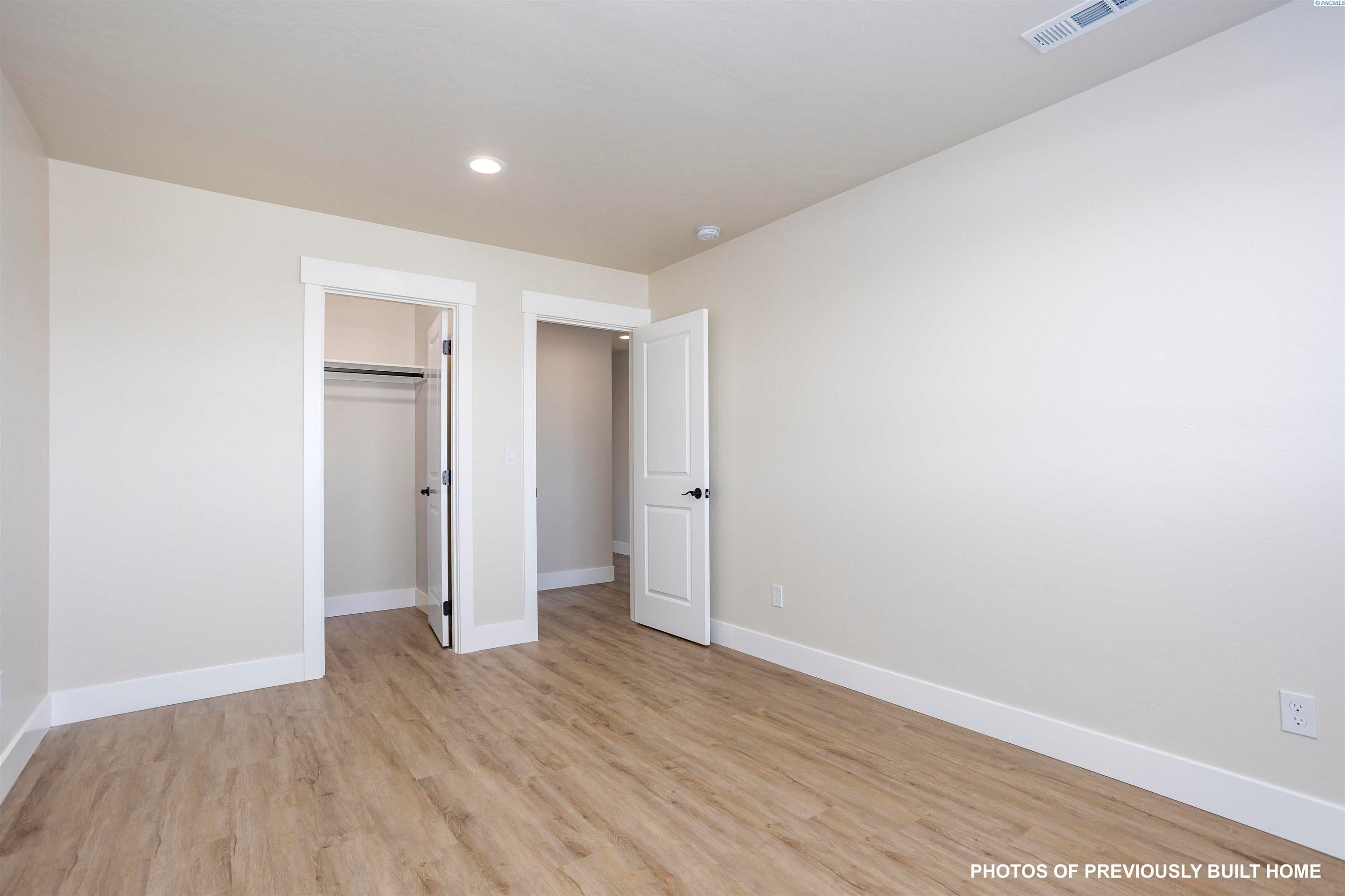 Richland, Washington, 99352, United States, 4 Bedrooms Bedrooms, ,2 BathroomsBathrooms,Residential,For Sale,1980834